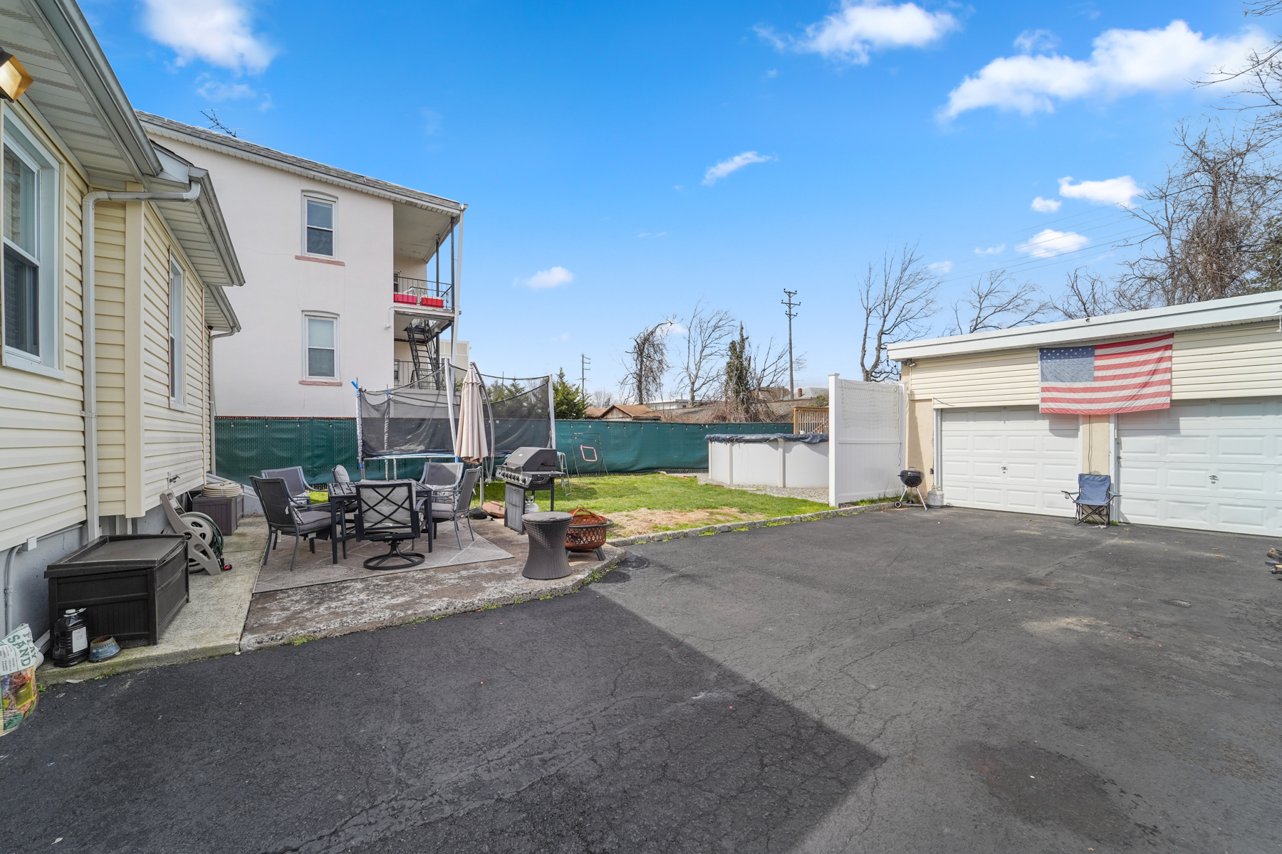 333 W Clay Avenue