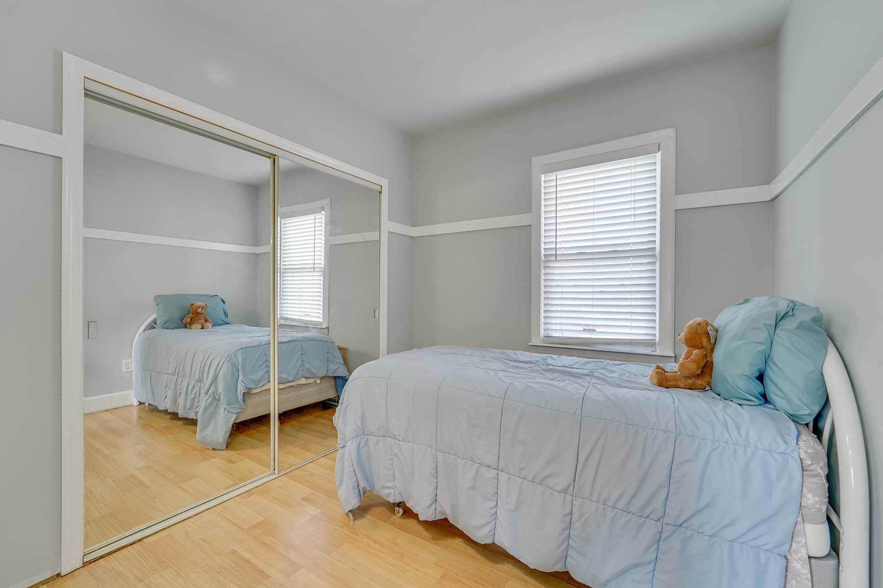 333 W Clay Avenue