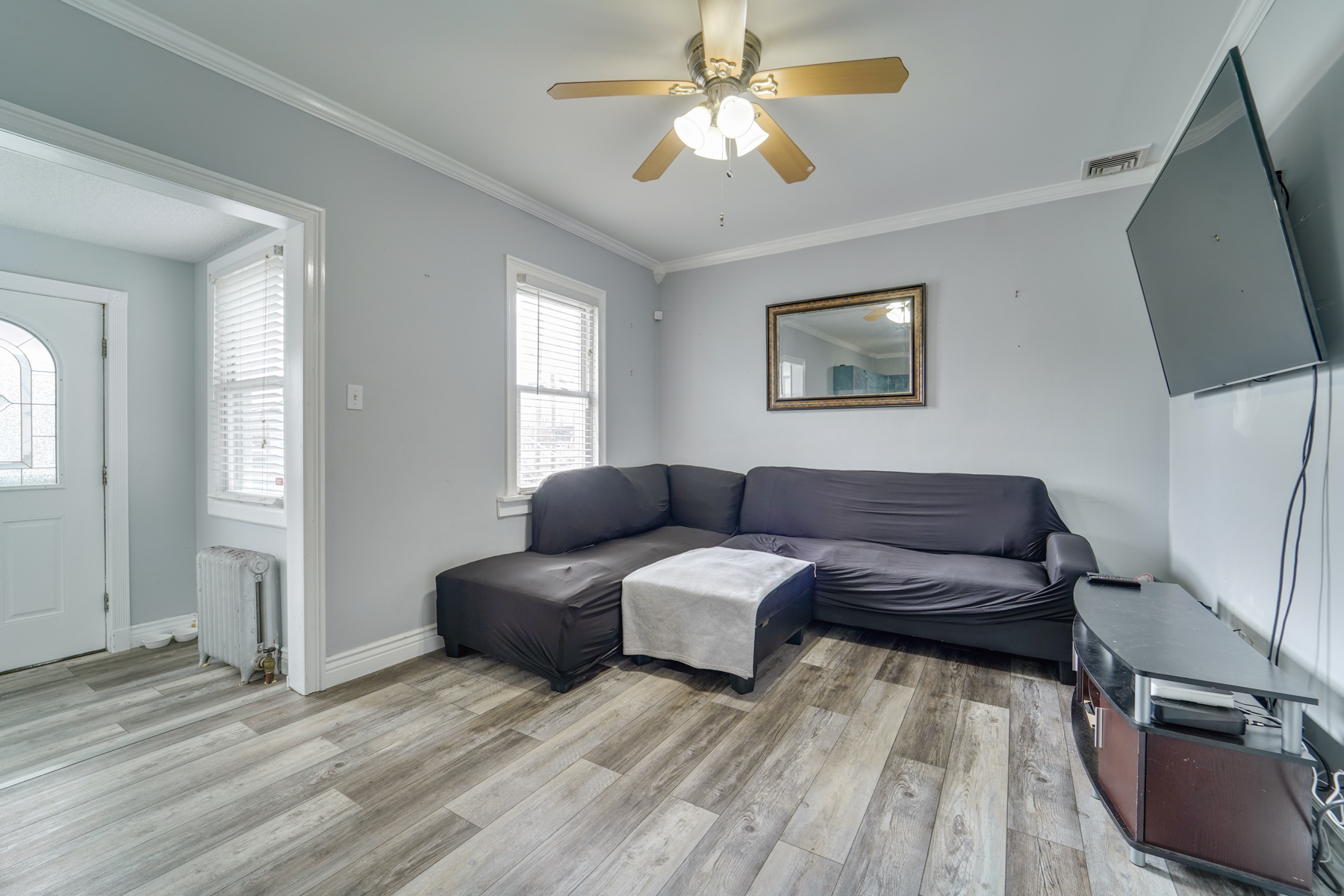 333 W Clay Avenue