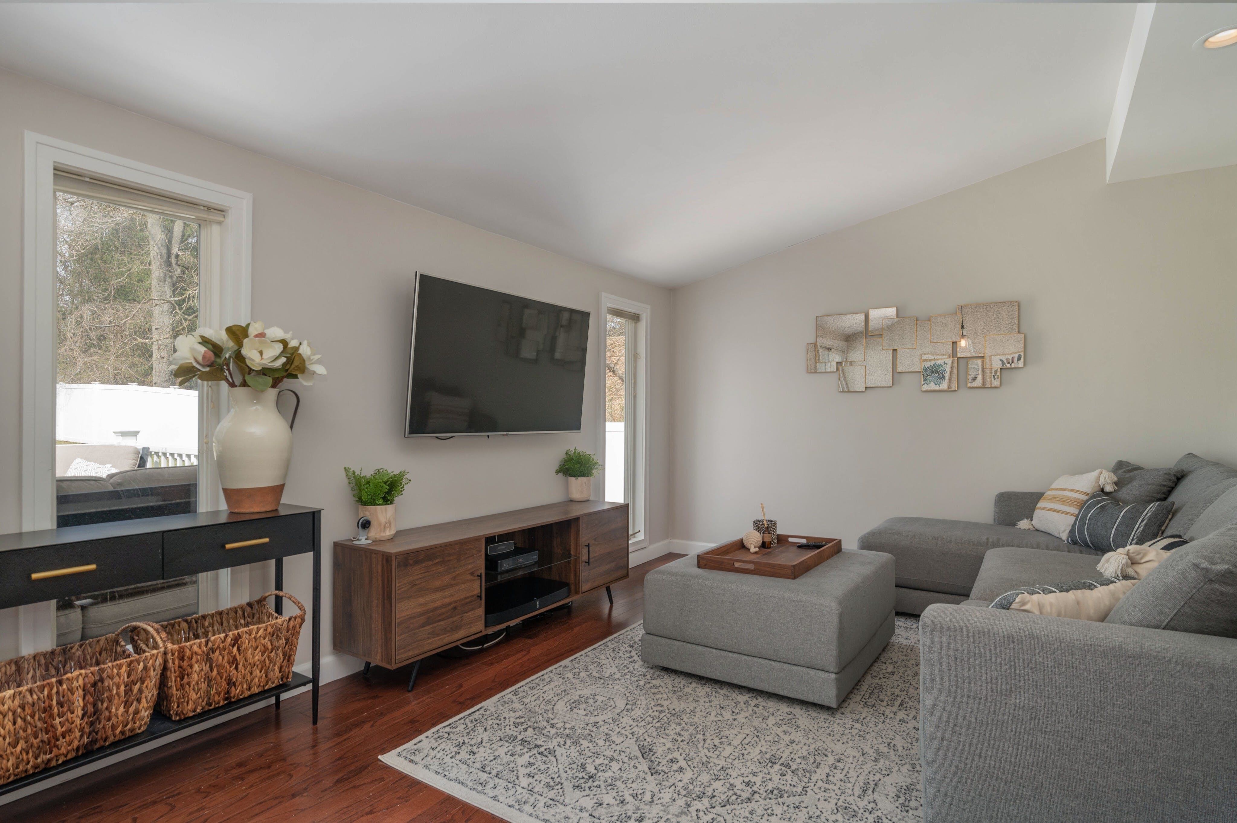 157 N Hillside Avenue