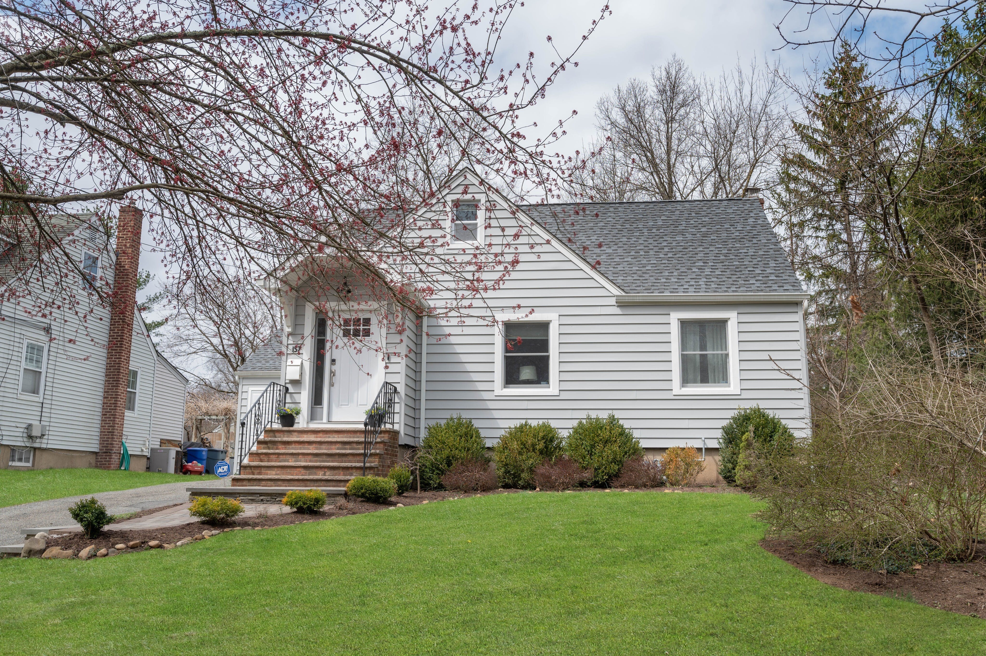 157 N Hillside Avenue