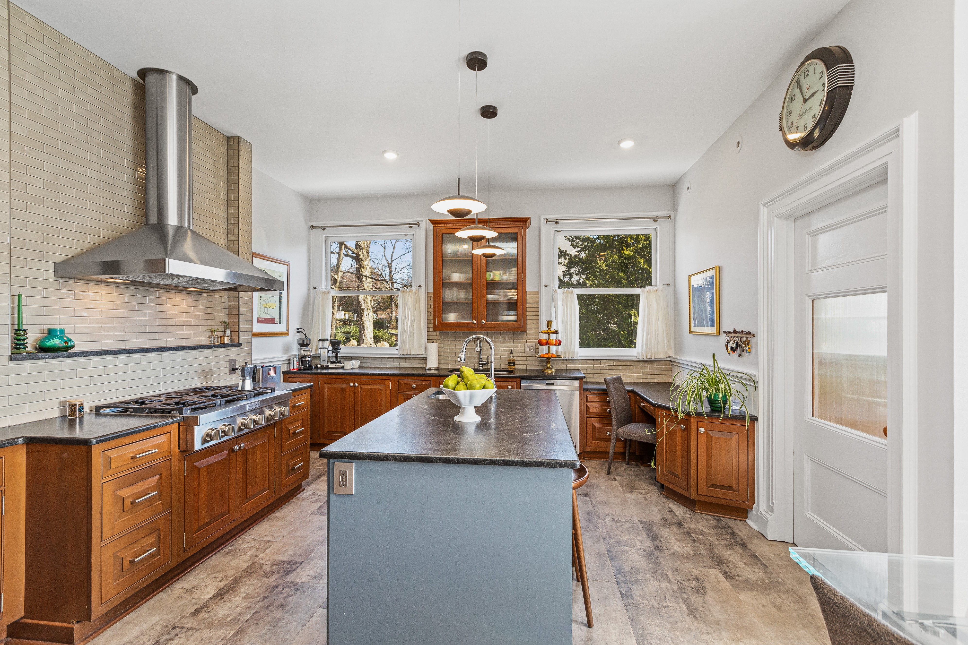 95 Up Mountain Avenue