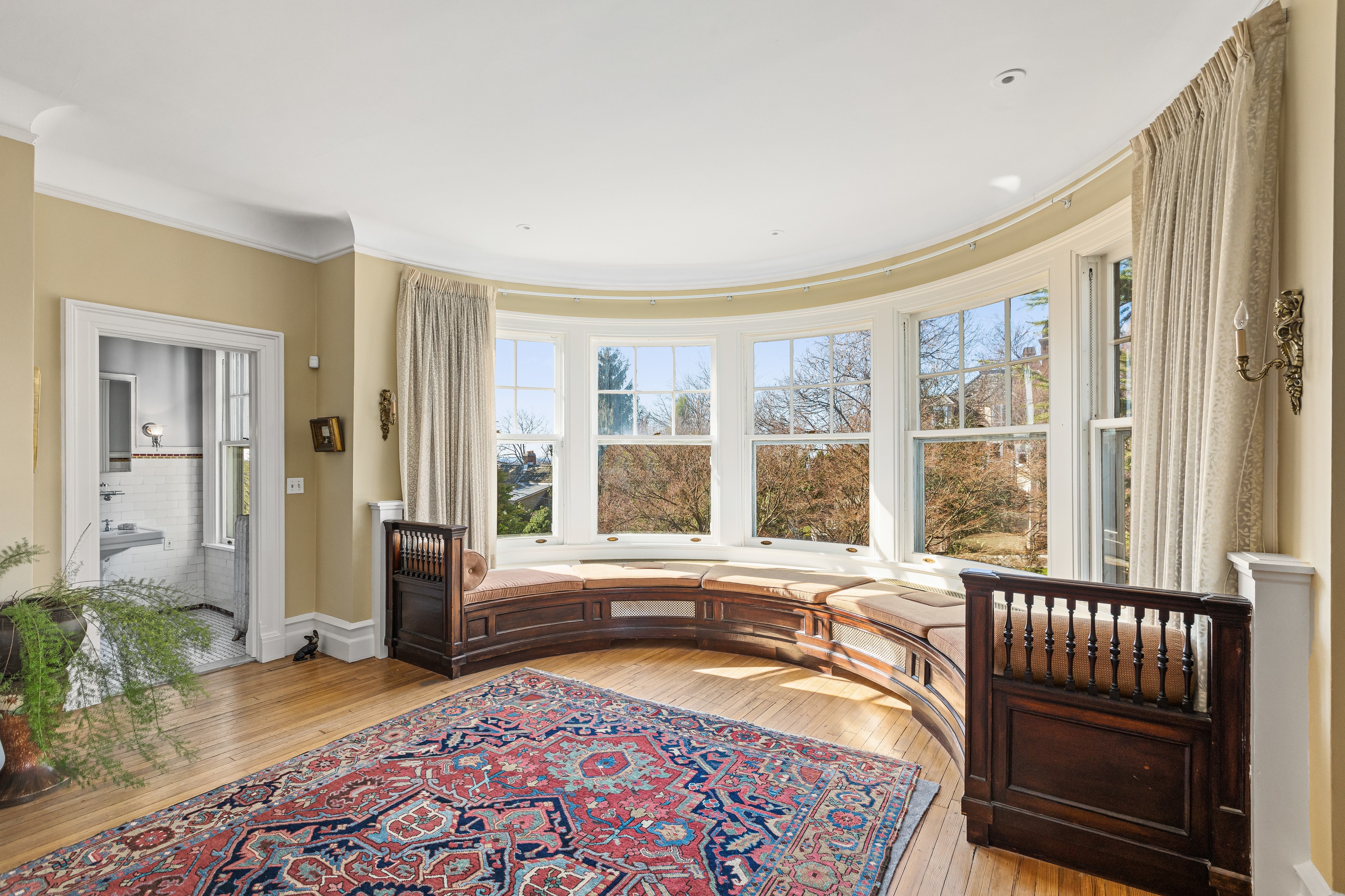 95 Up Mountain Avenue