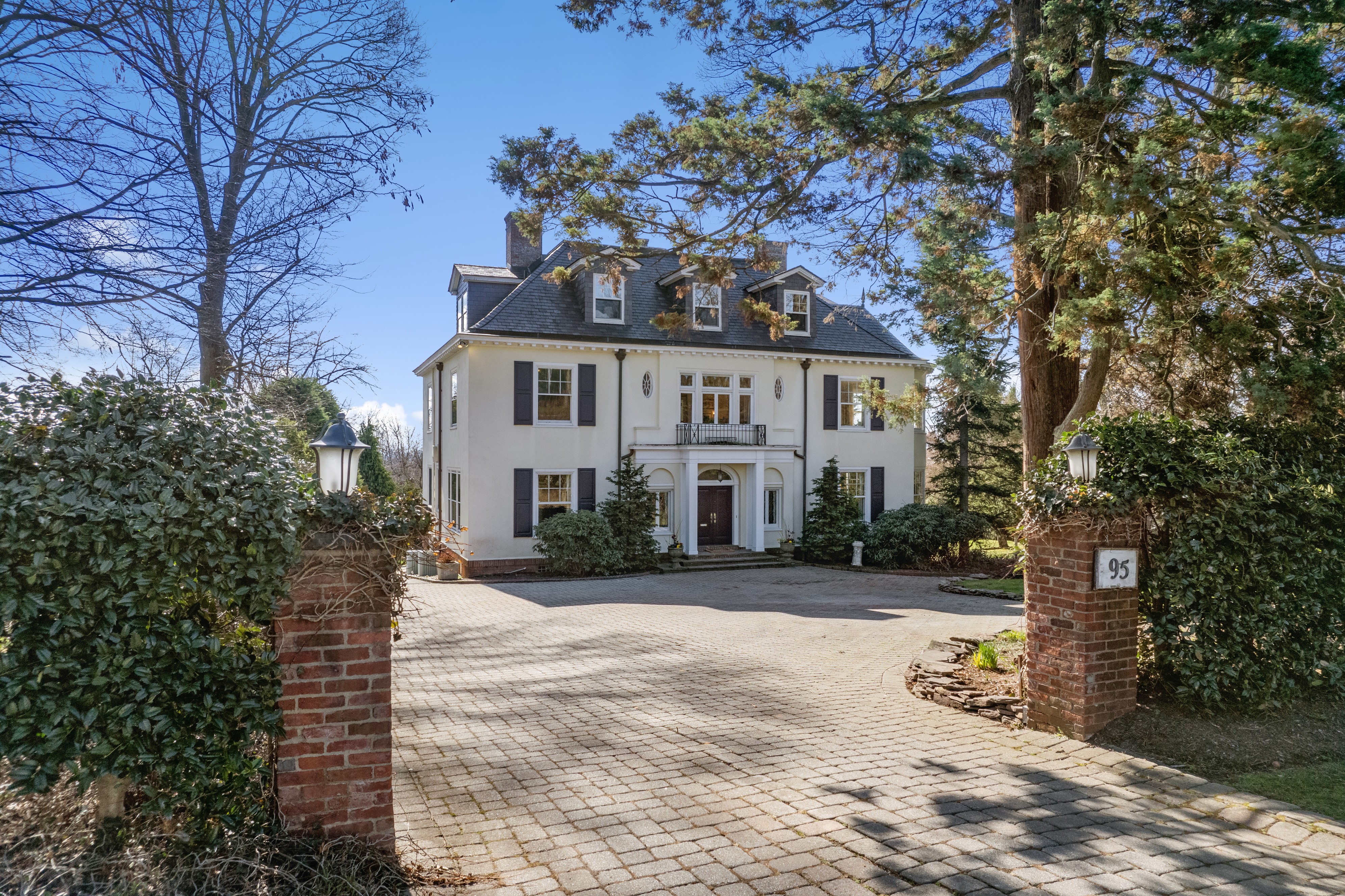 95 Up Mountain Avenue