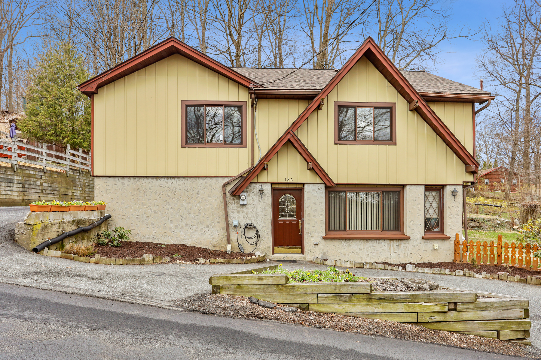 186 Monroe Trail