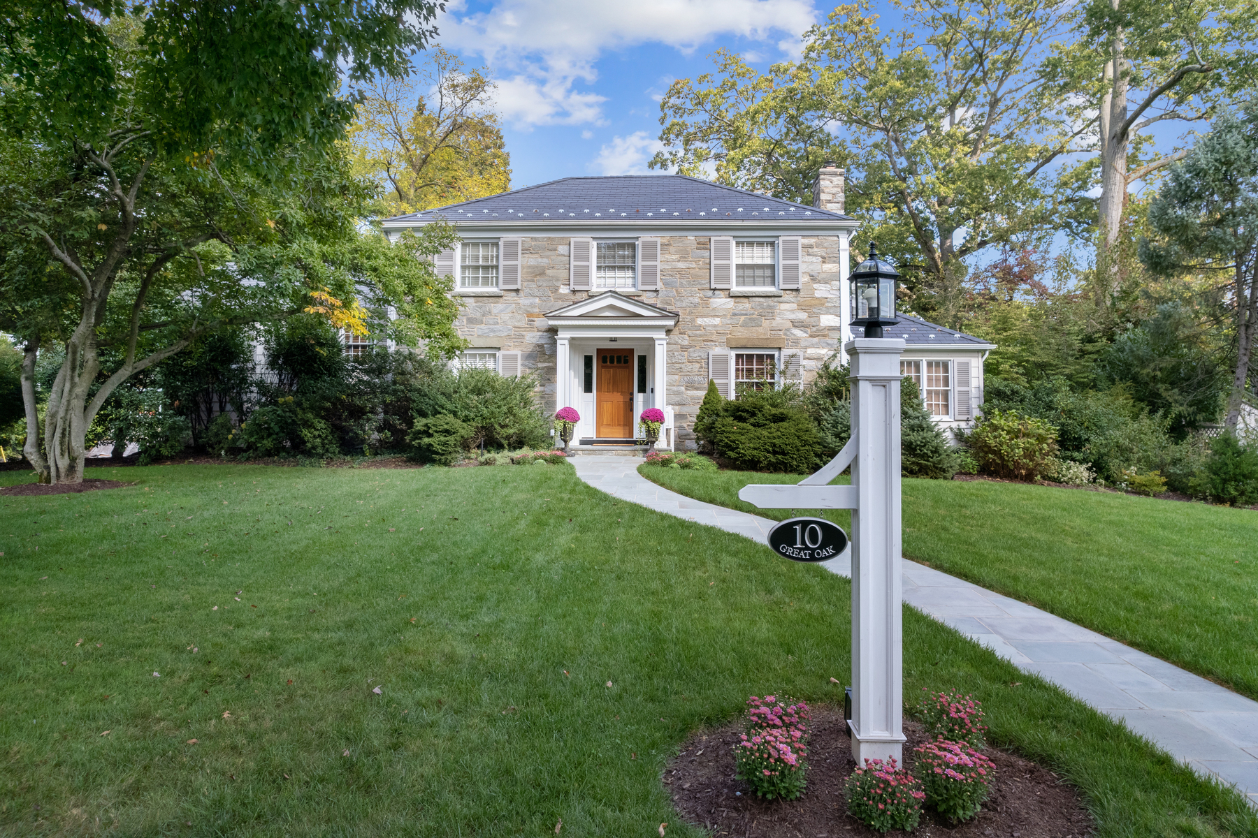 10 Great Oak Drive