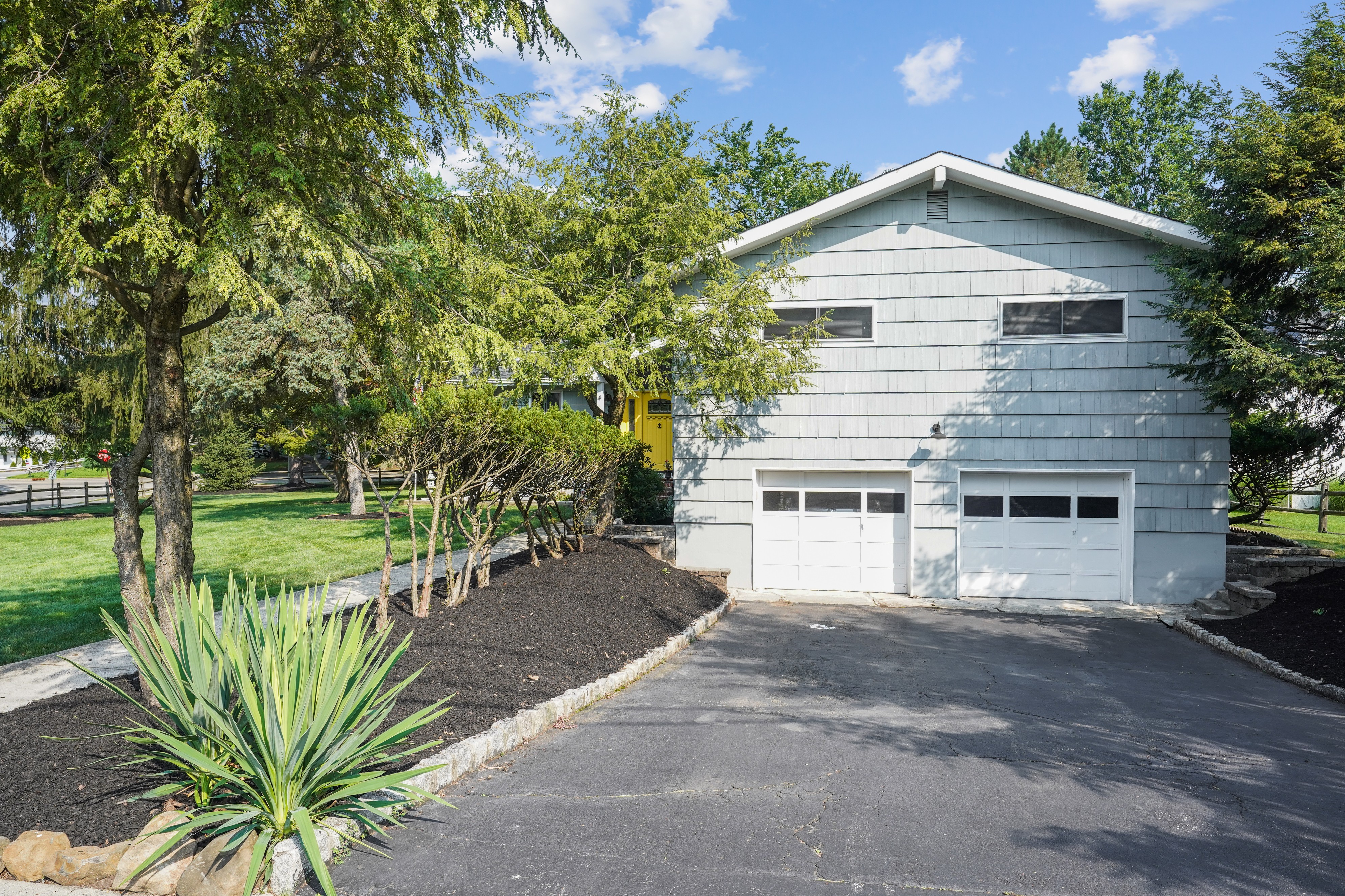 4 Mountain Way