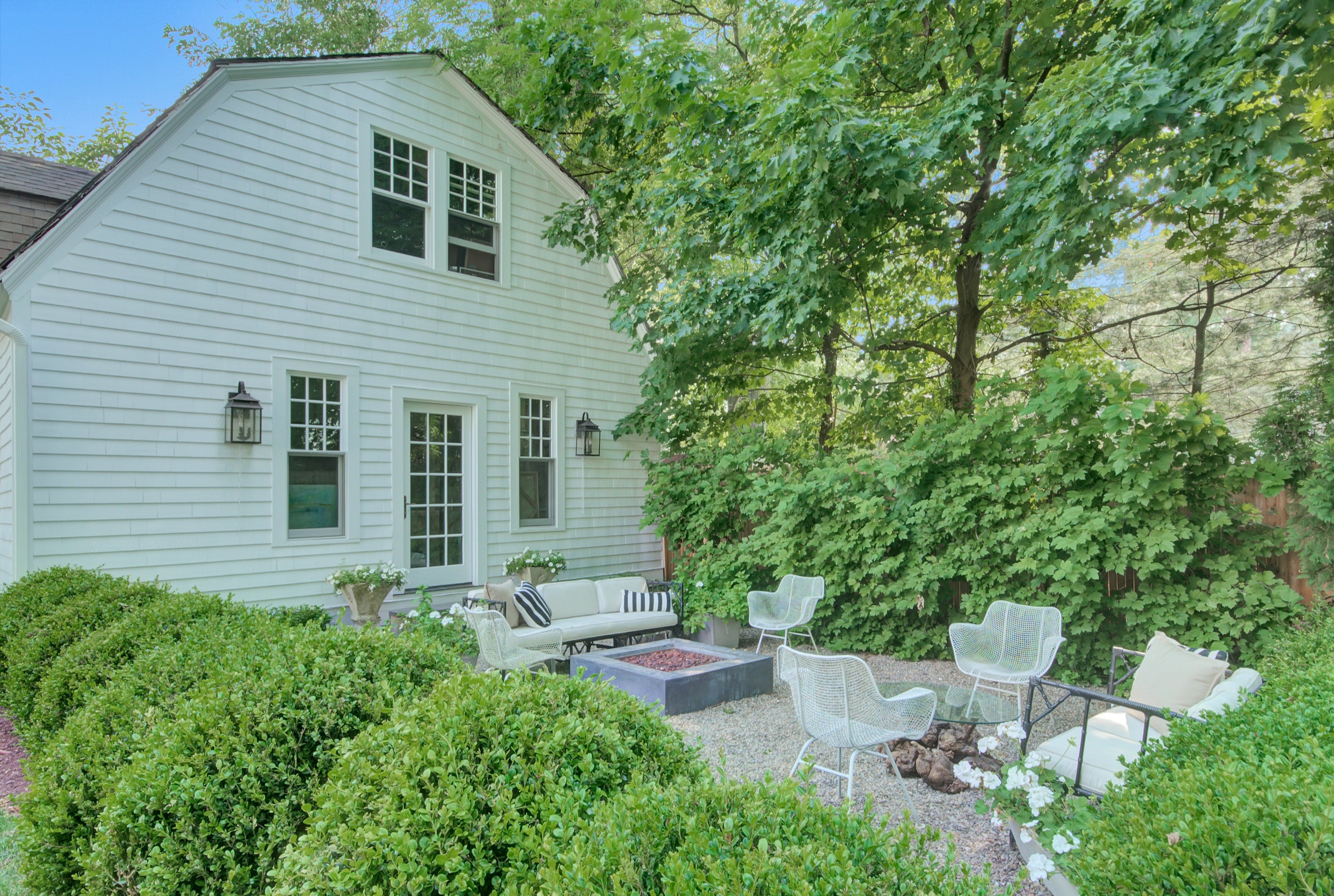 28 Hillcrest Avenue