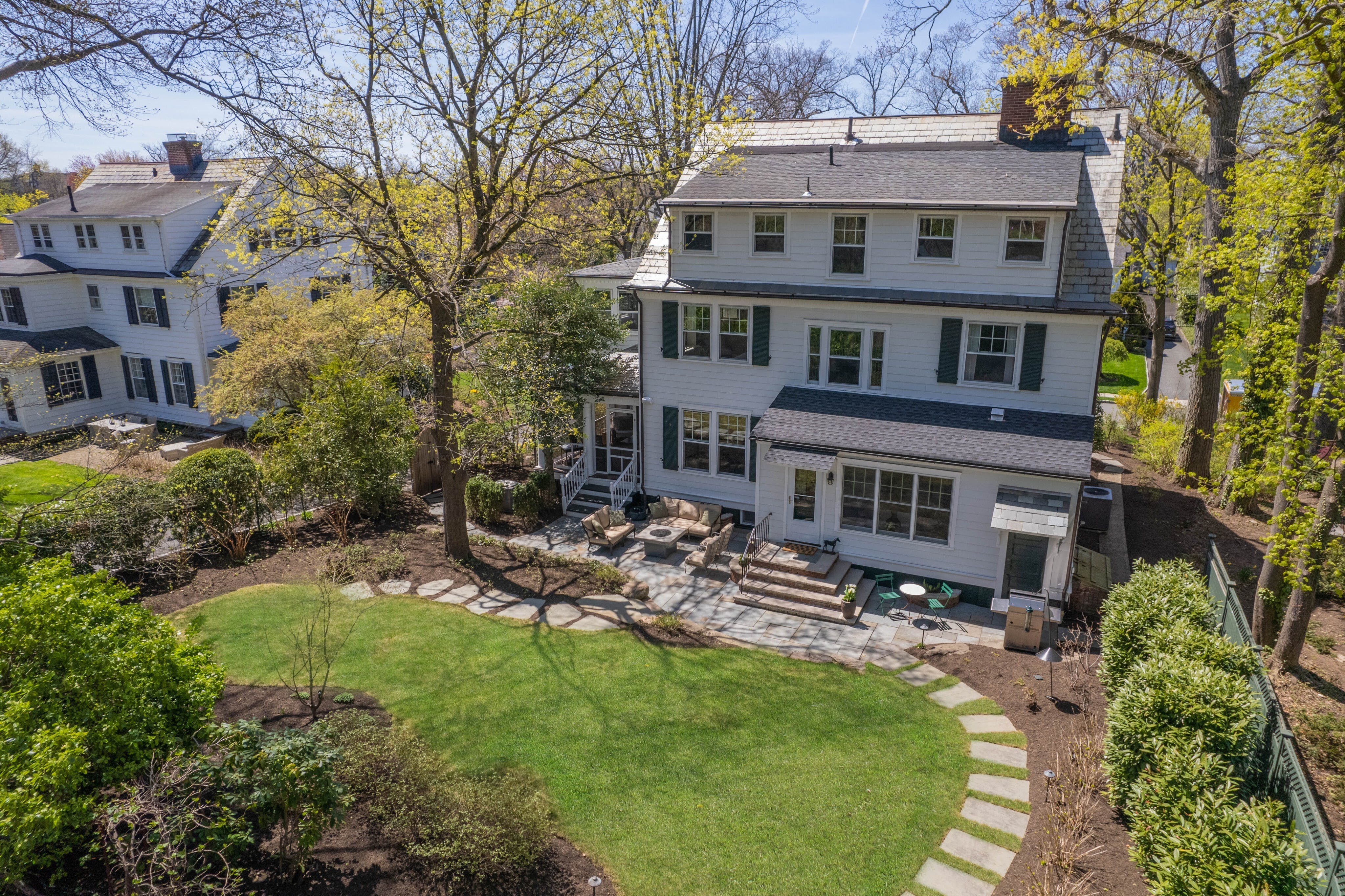 34 Hawthorne Place