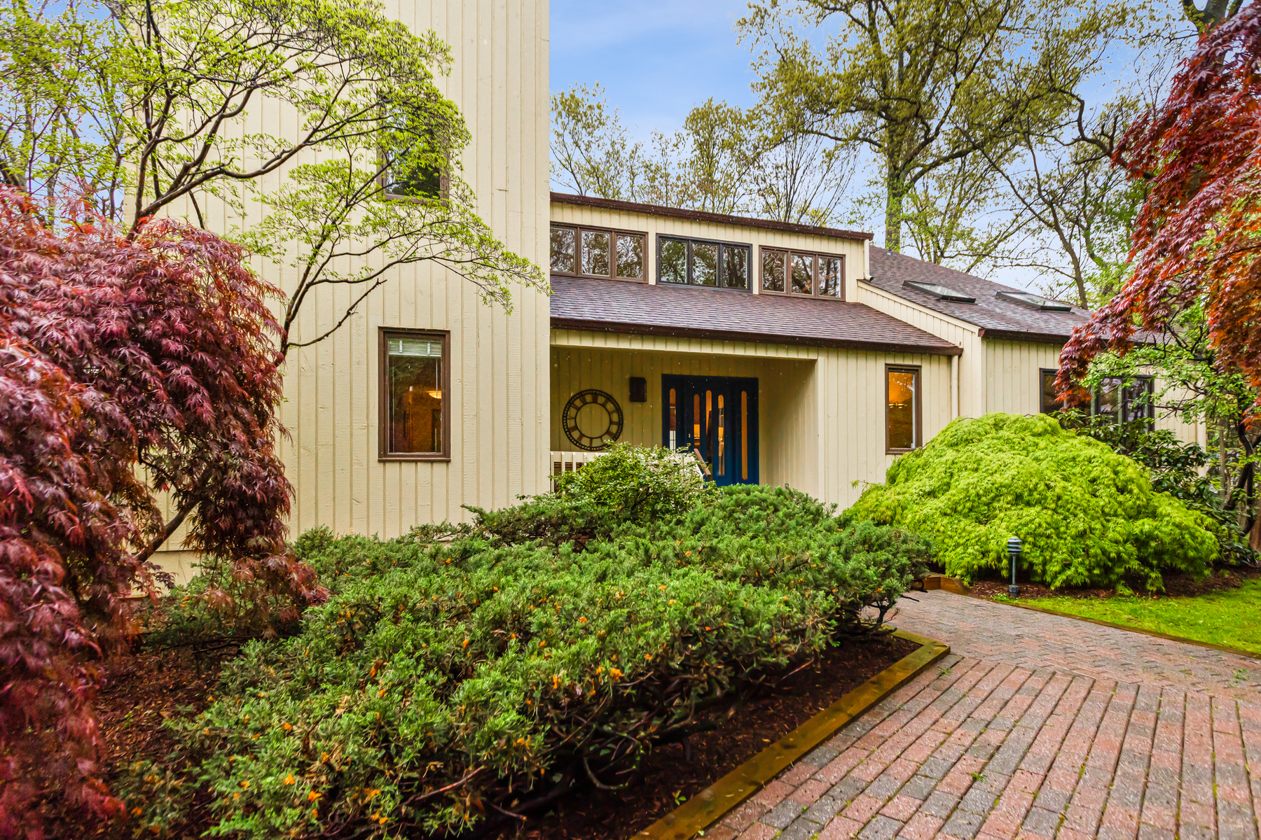 255 Kent Place Boulevard