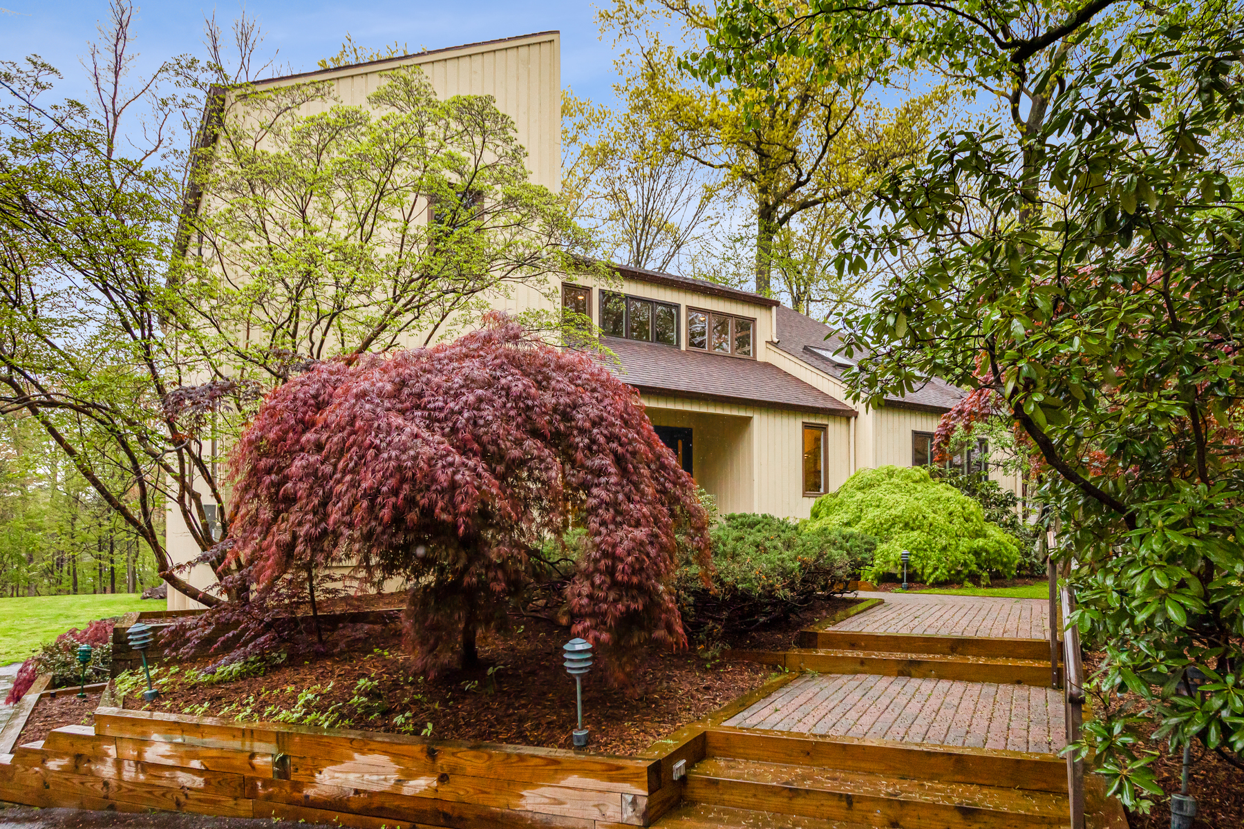 255 Kent Place Boulevard