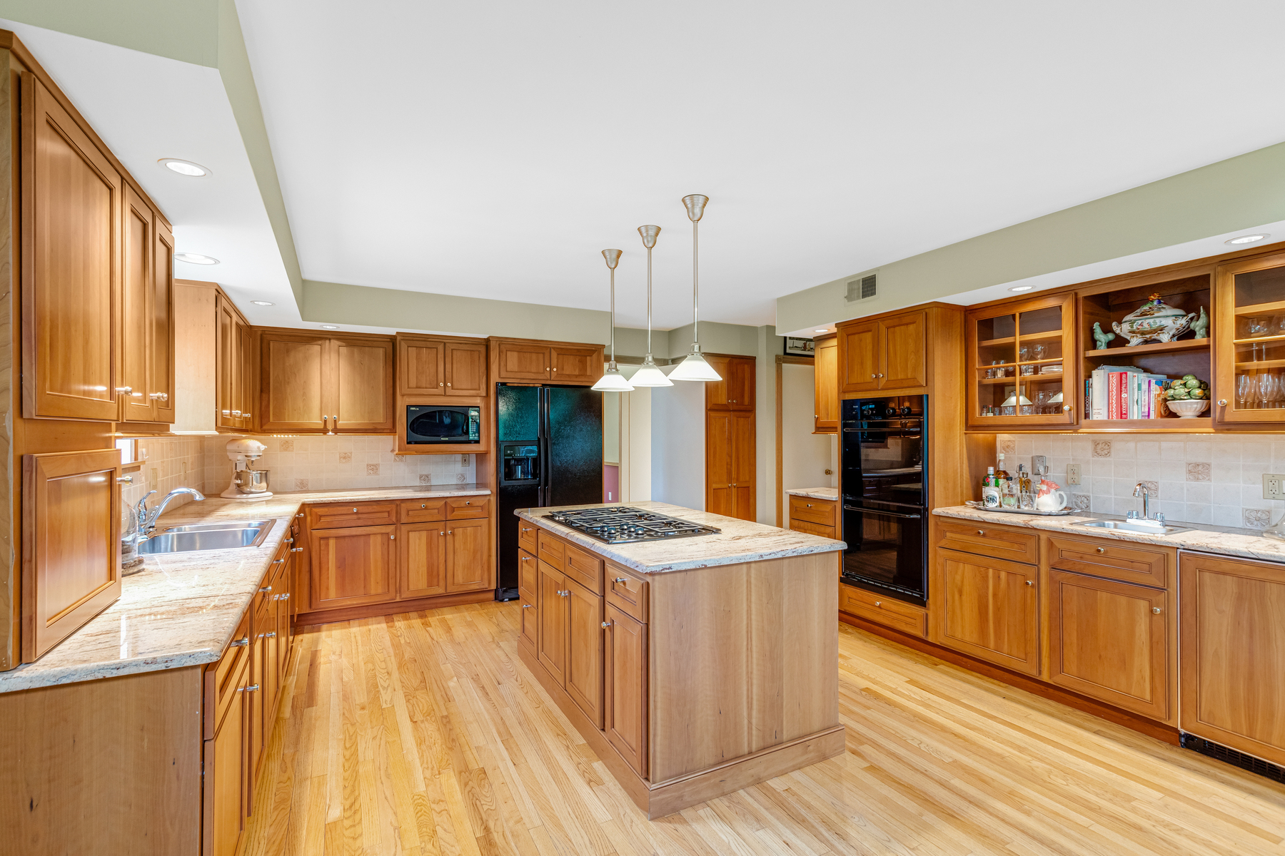 255 Kent Place Boulevard