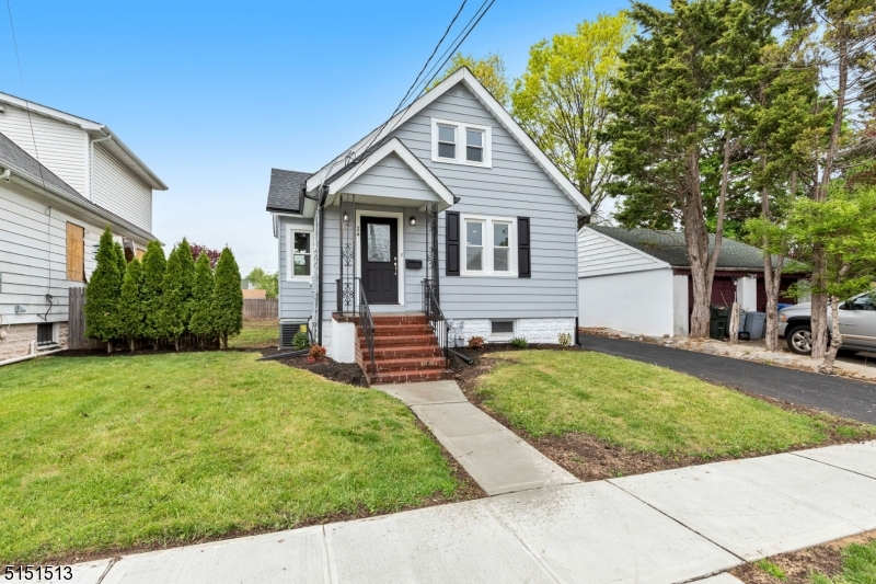 26 Lawrence St