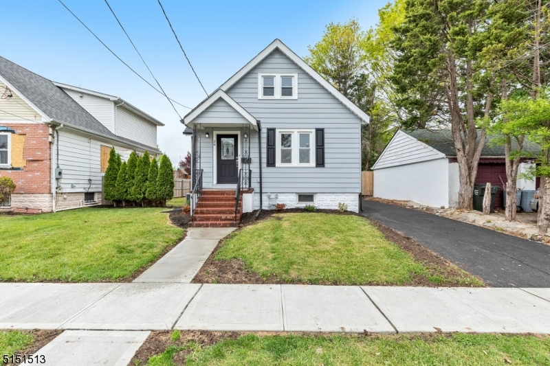 26 Lawrence St