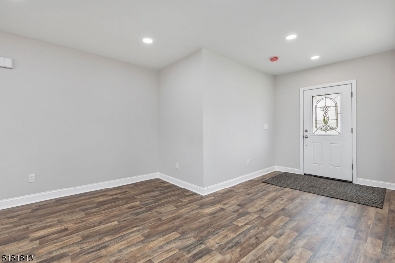 26 Lawrence St