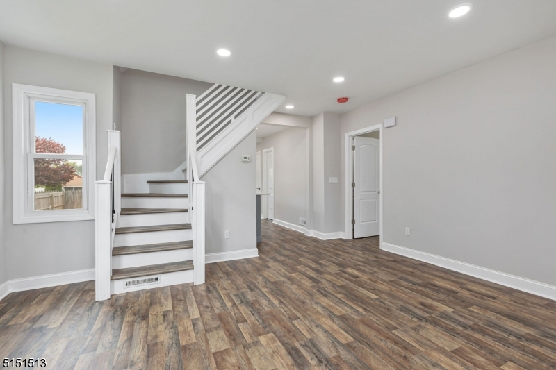 26 Lawrence St