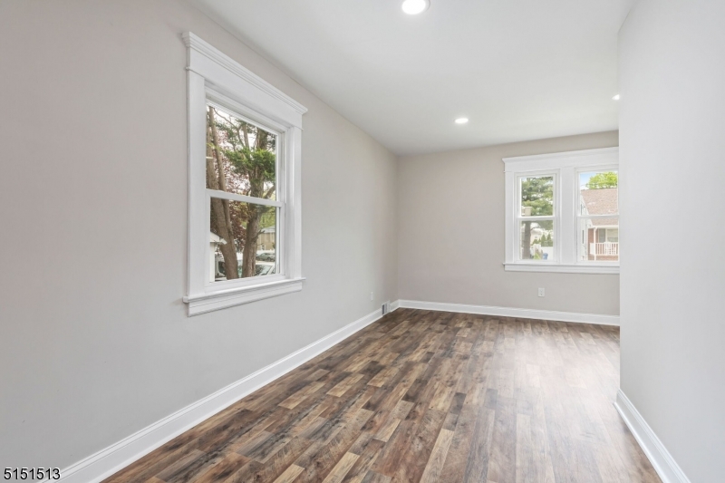 26 Lawrence St