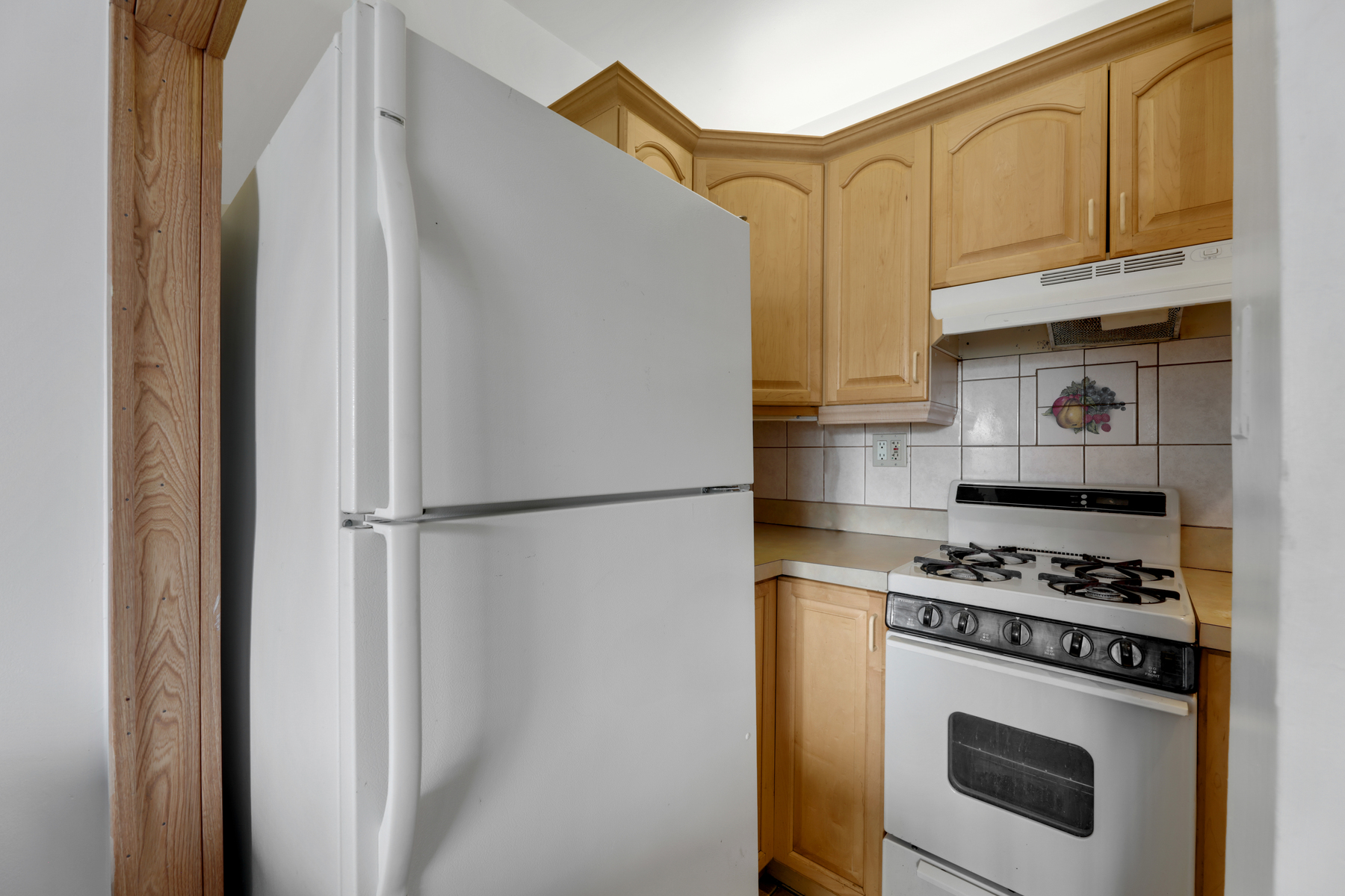 2185 Lemoine Avenue, #2B 