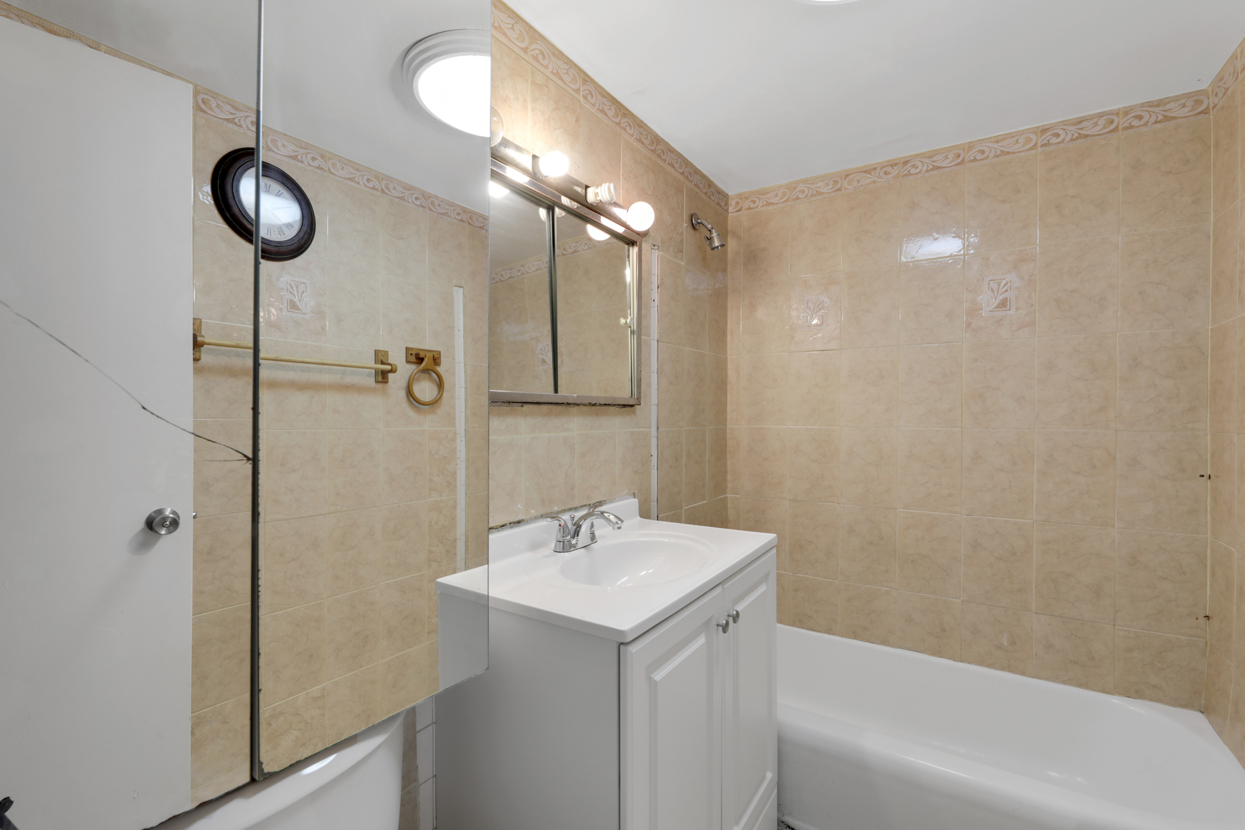 2185 Lemoine Avenue, #2B 
