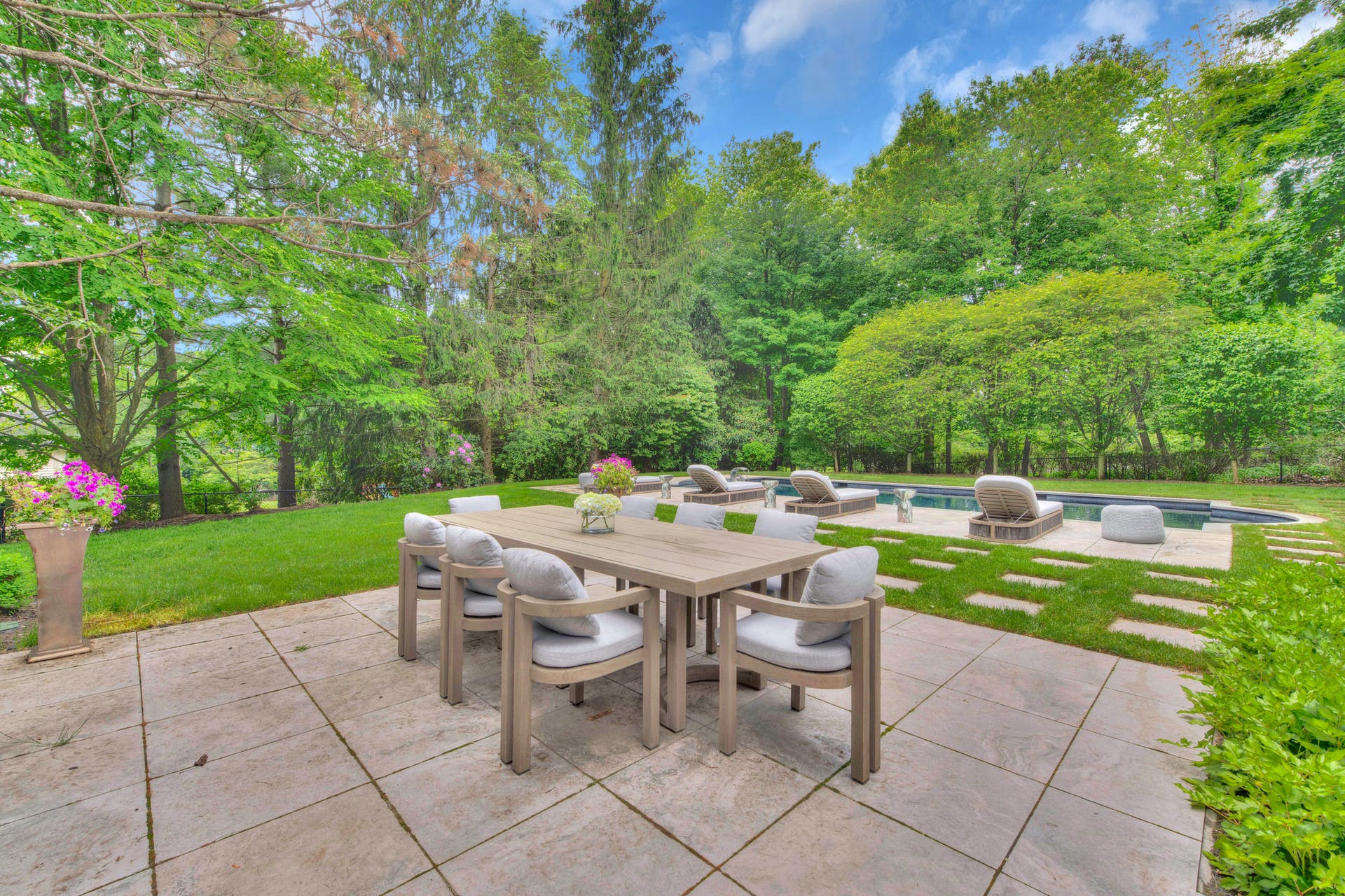 120 Delaware Lane