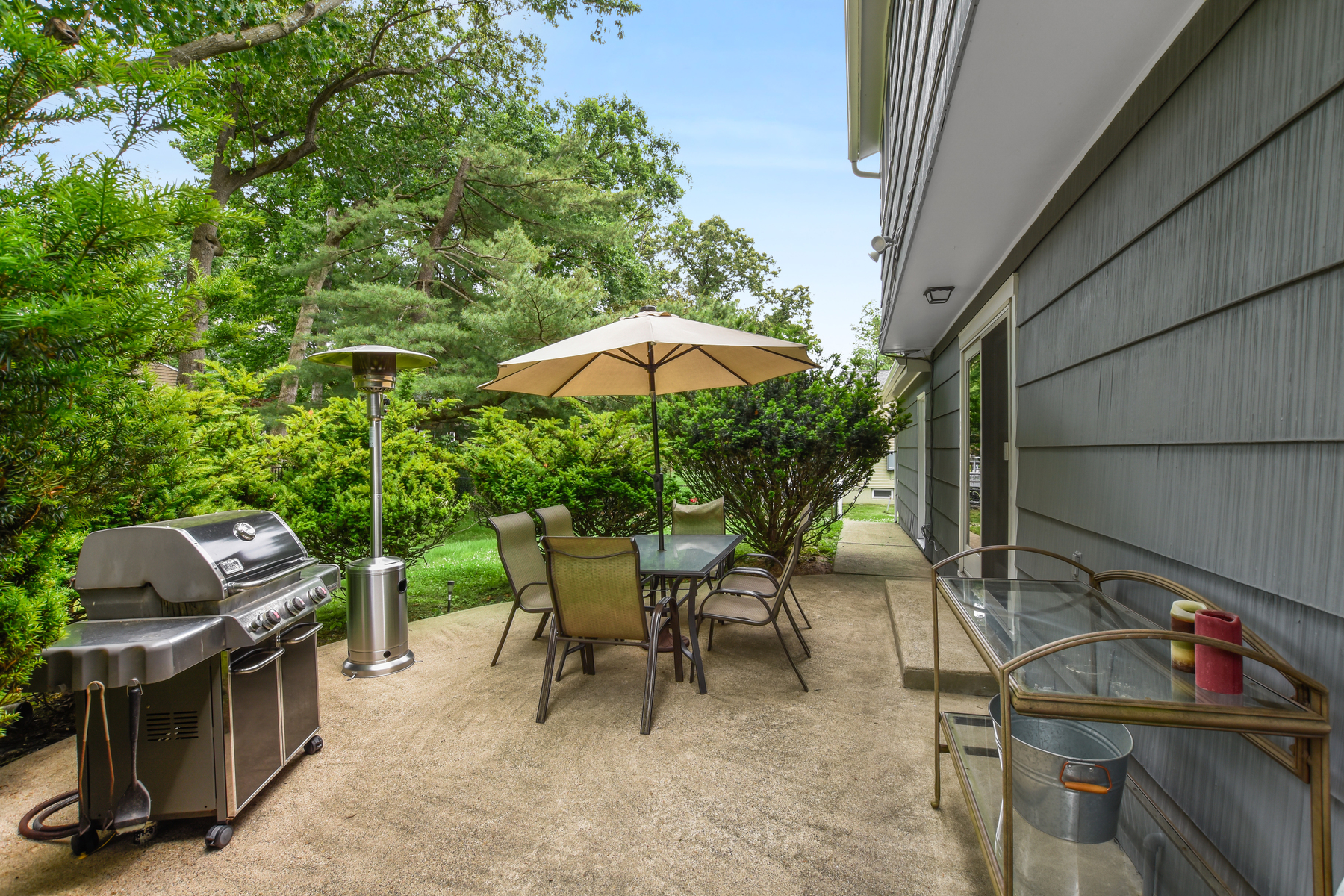 6 Tuxedo Drive