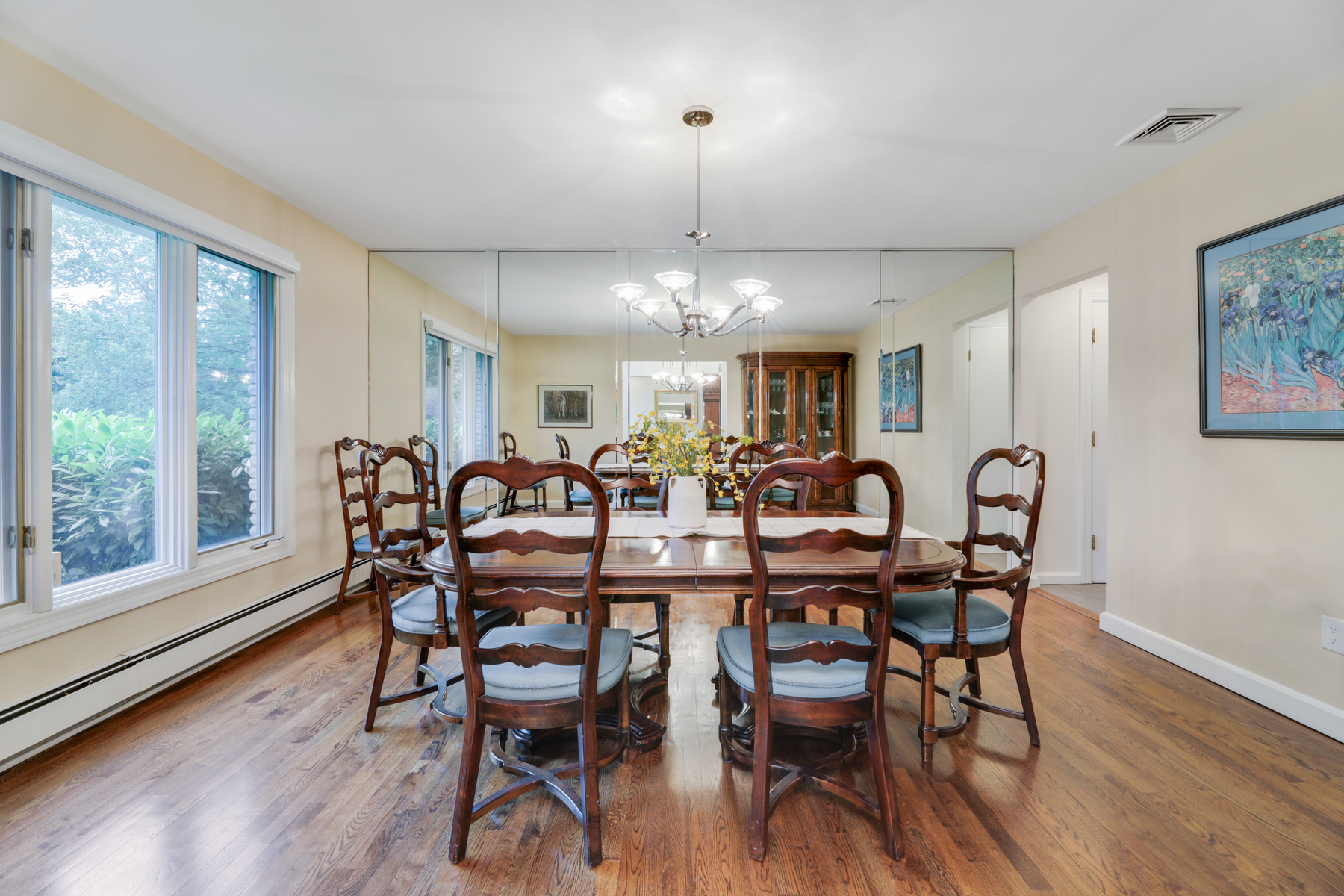16 Knollwood Drive