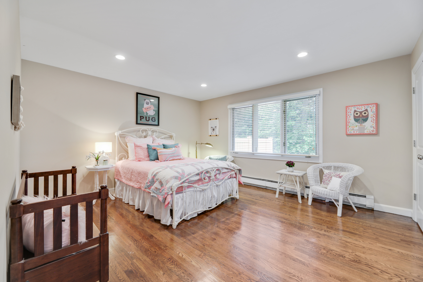 16 Knollwood Drive