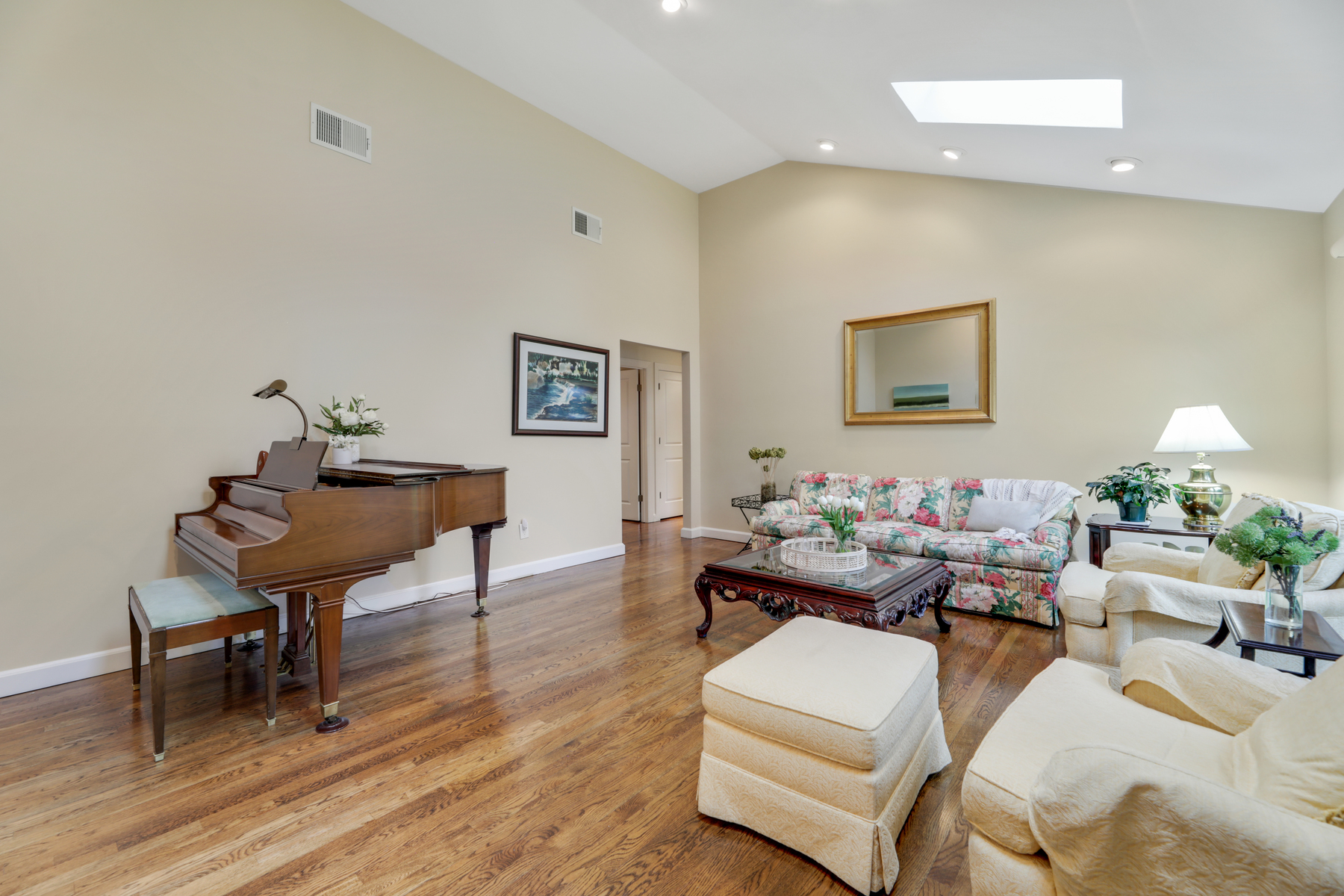 16 Knollwood Drive