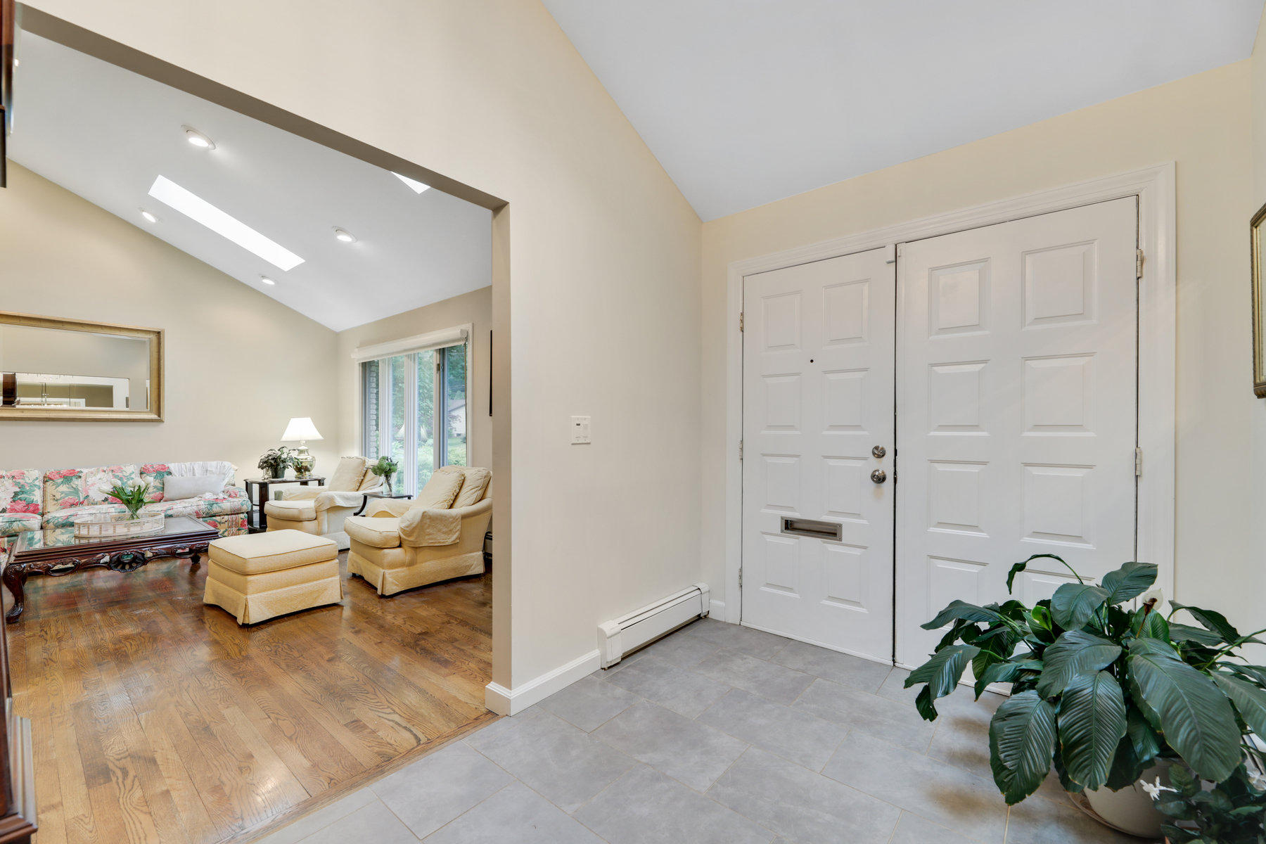 16 Knollwood Drive