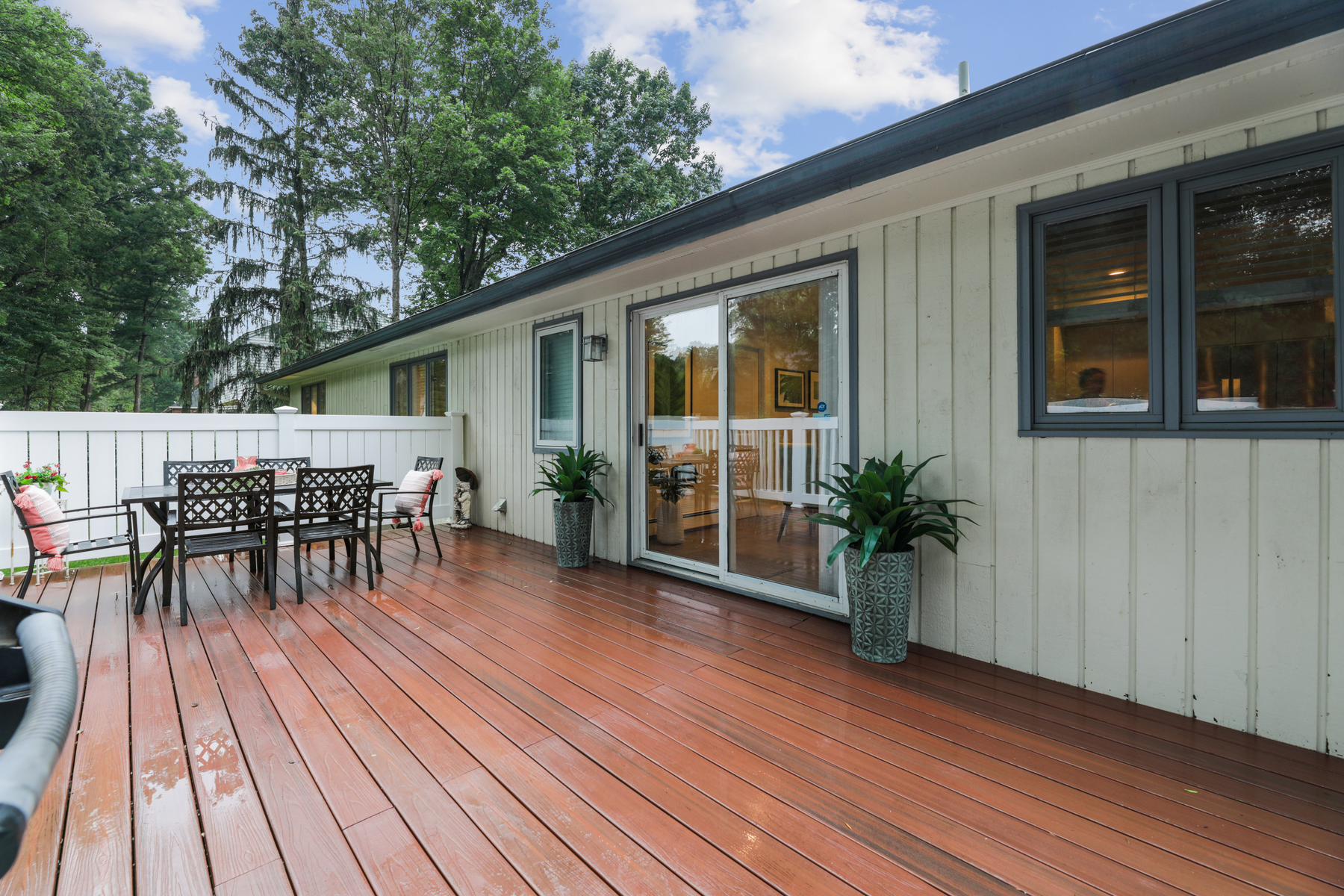 16 Knollwood Drive