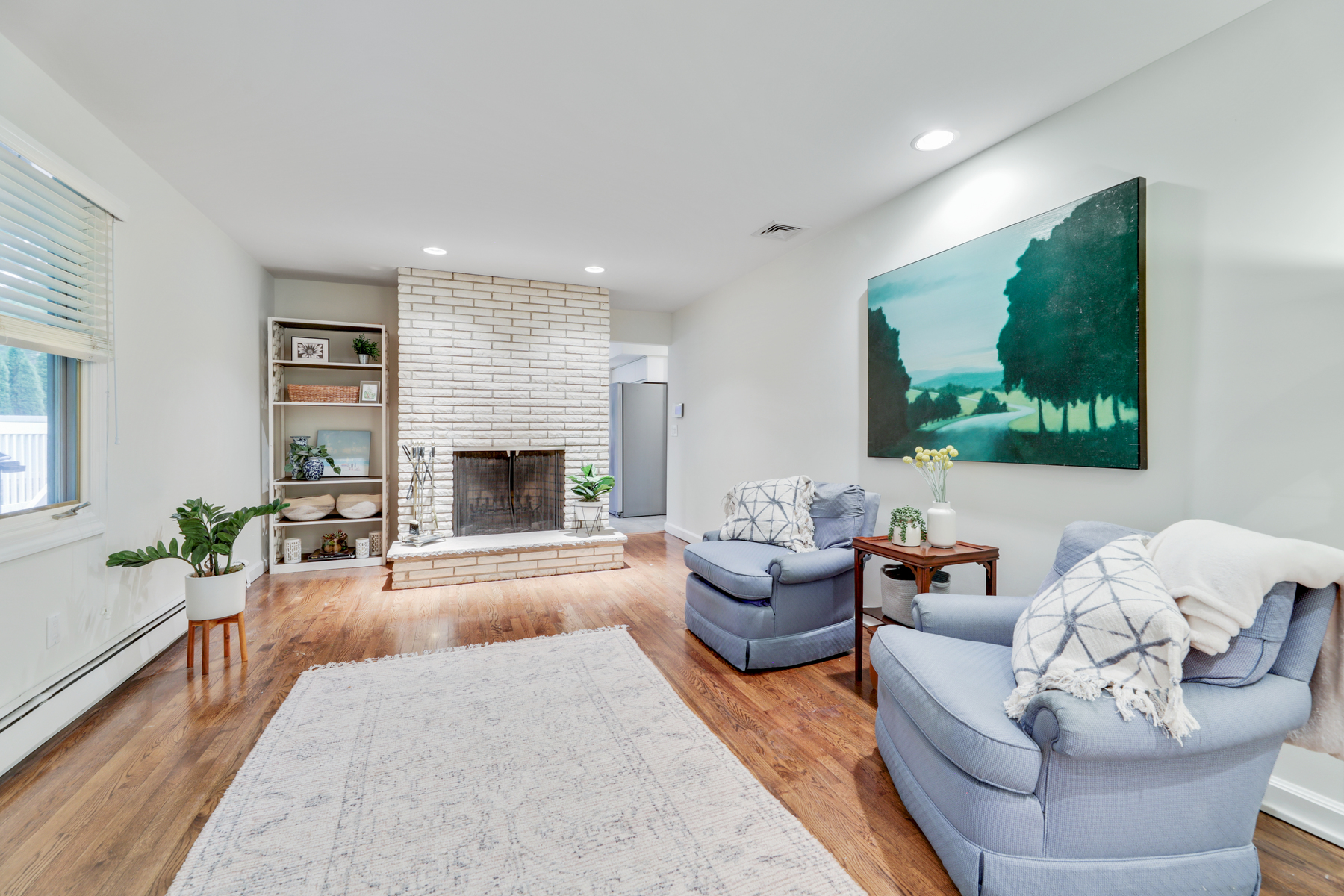 16 Knollwood Drive