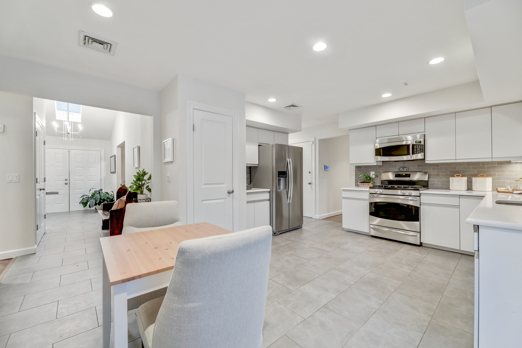 16 Knollwood Drive