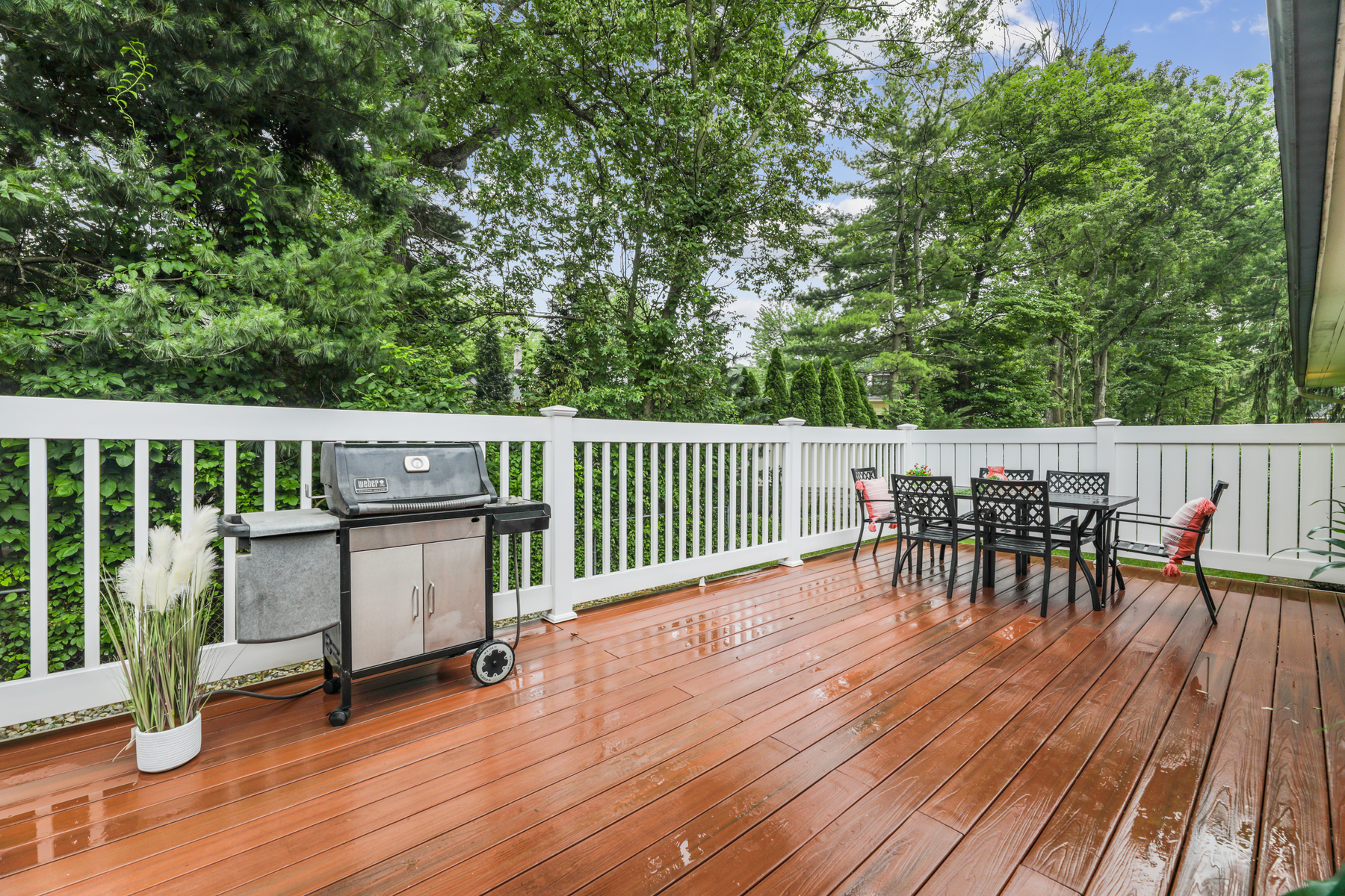 16 Knollwood Drive