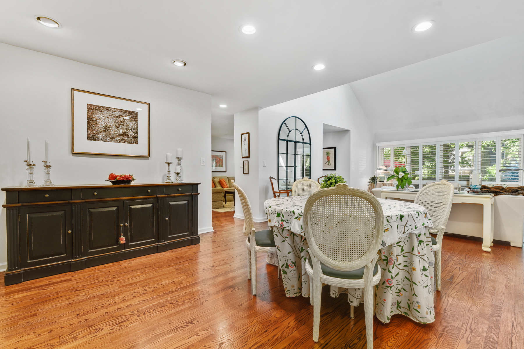 6 Sherwood Drive