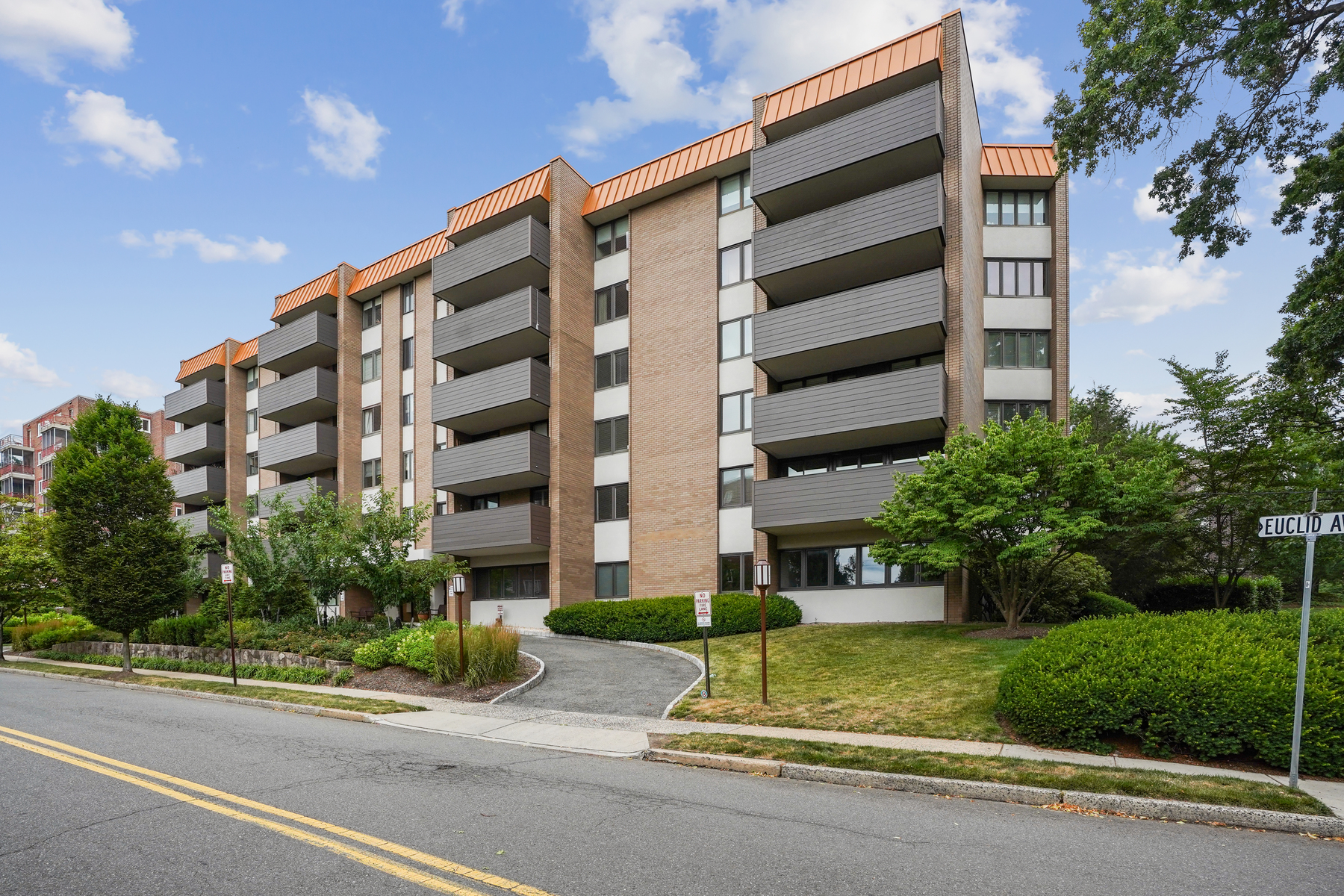 1 Euclid Avenue, #6D 