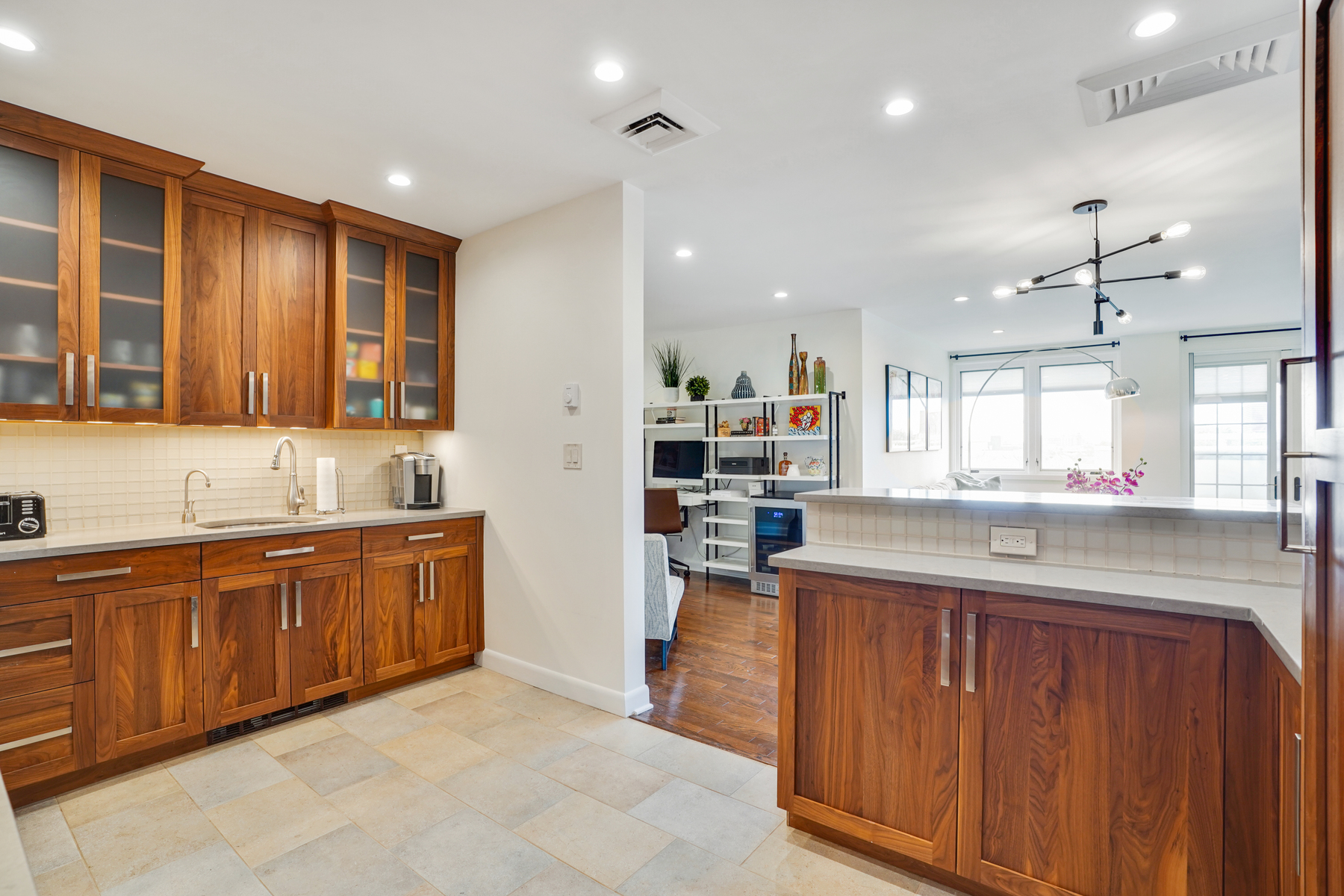 1 Euclid Avenue, #6D 