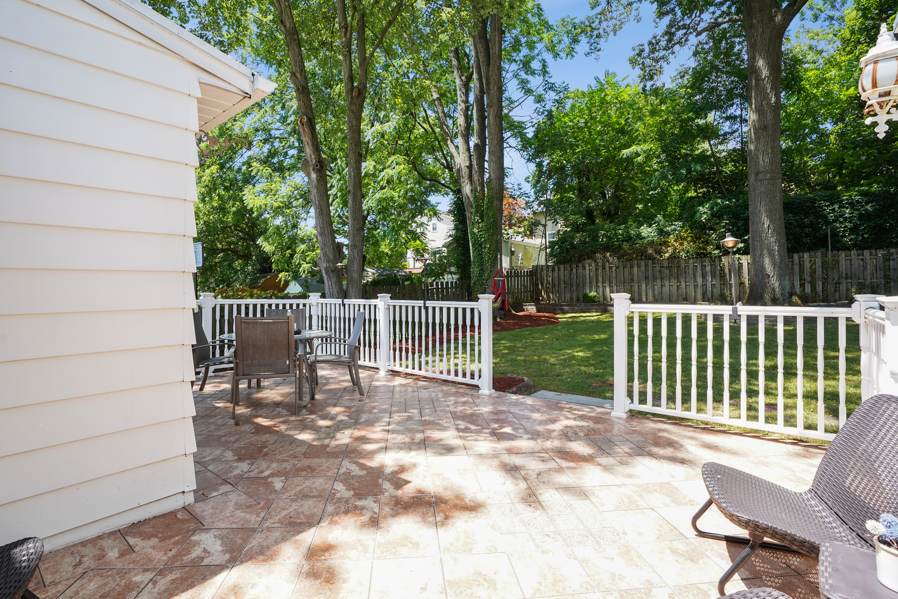 21 Locust Avenue