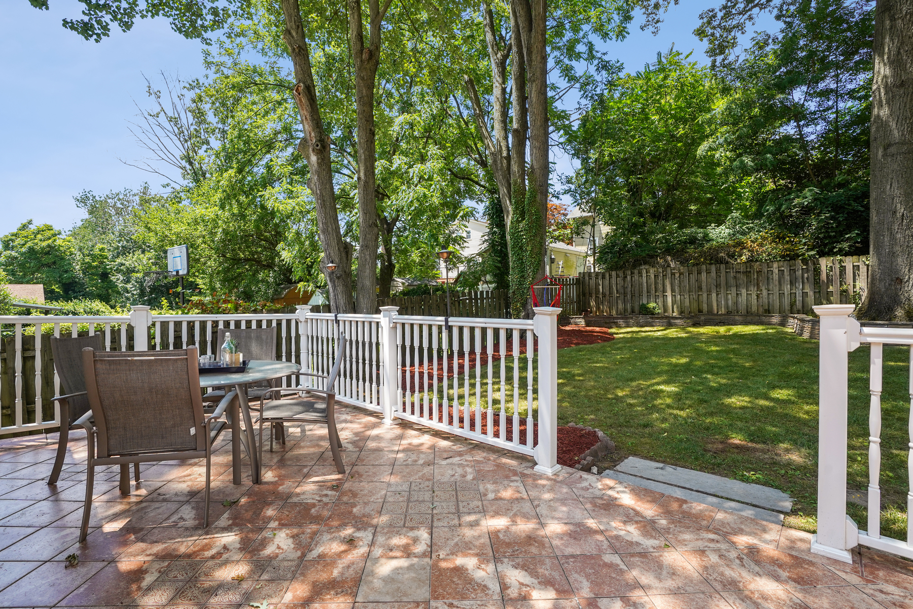 21 Locust Avenue