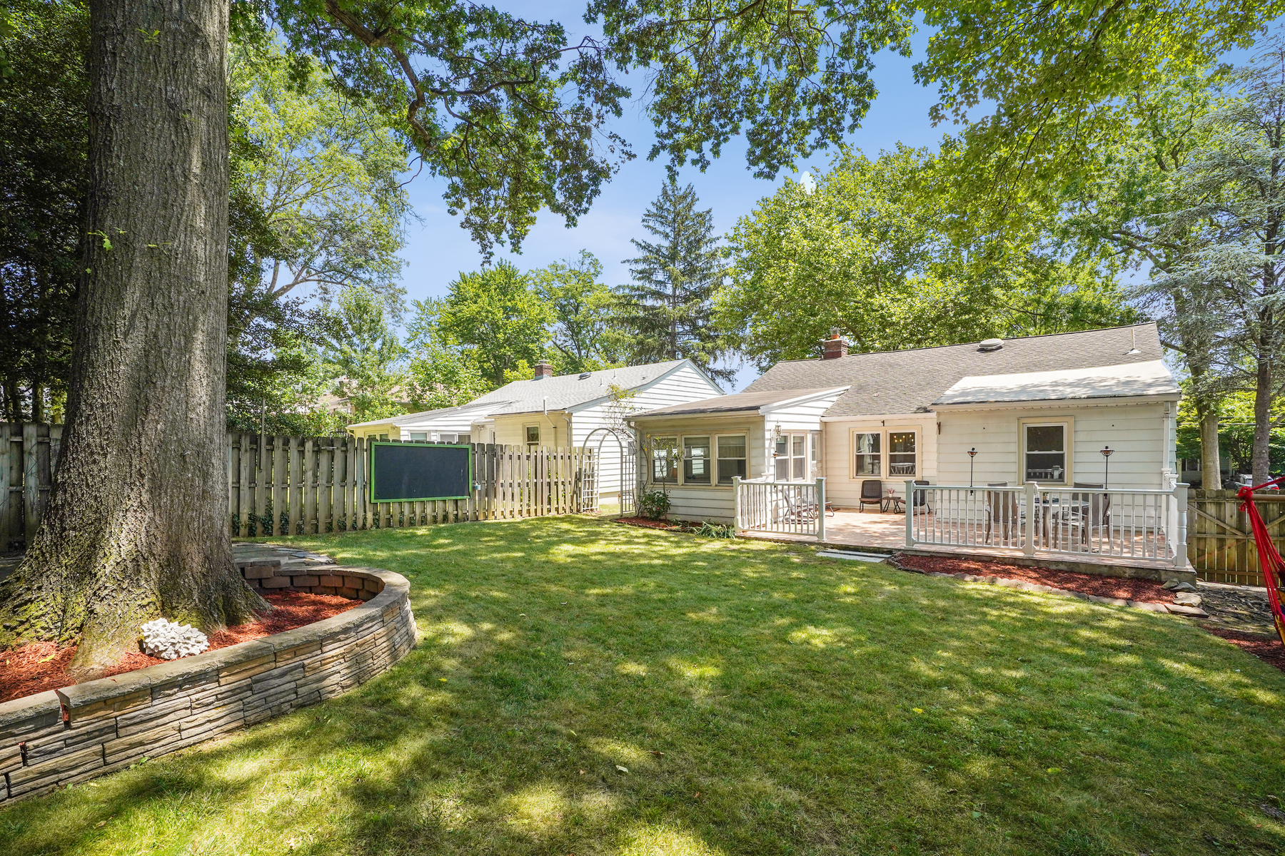 21 Locust Avenue
