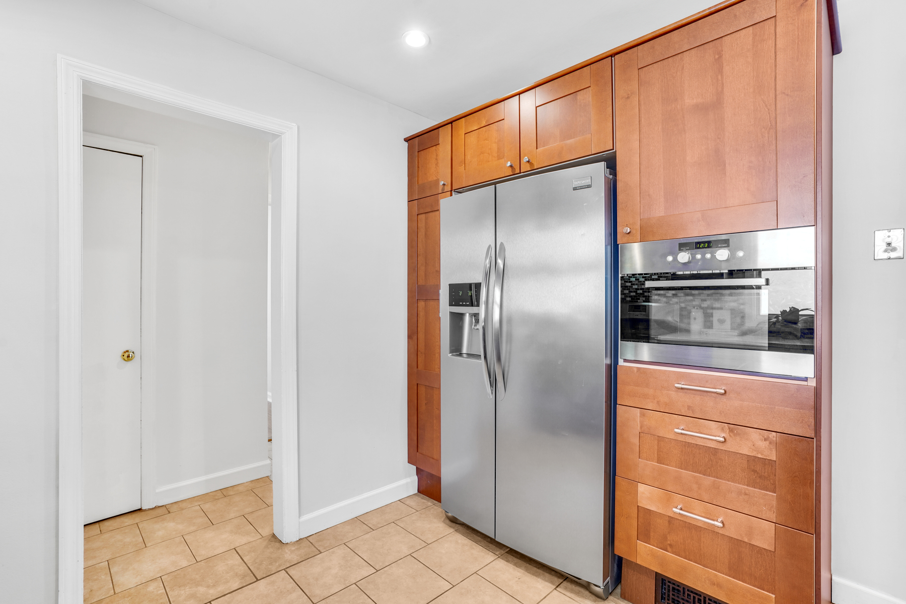 21 Locust Avenue