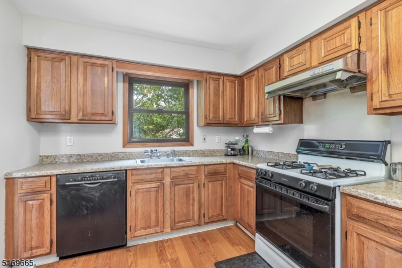 956 New Dover Rd