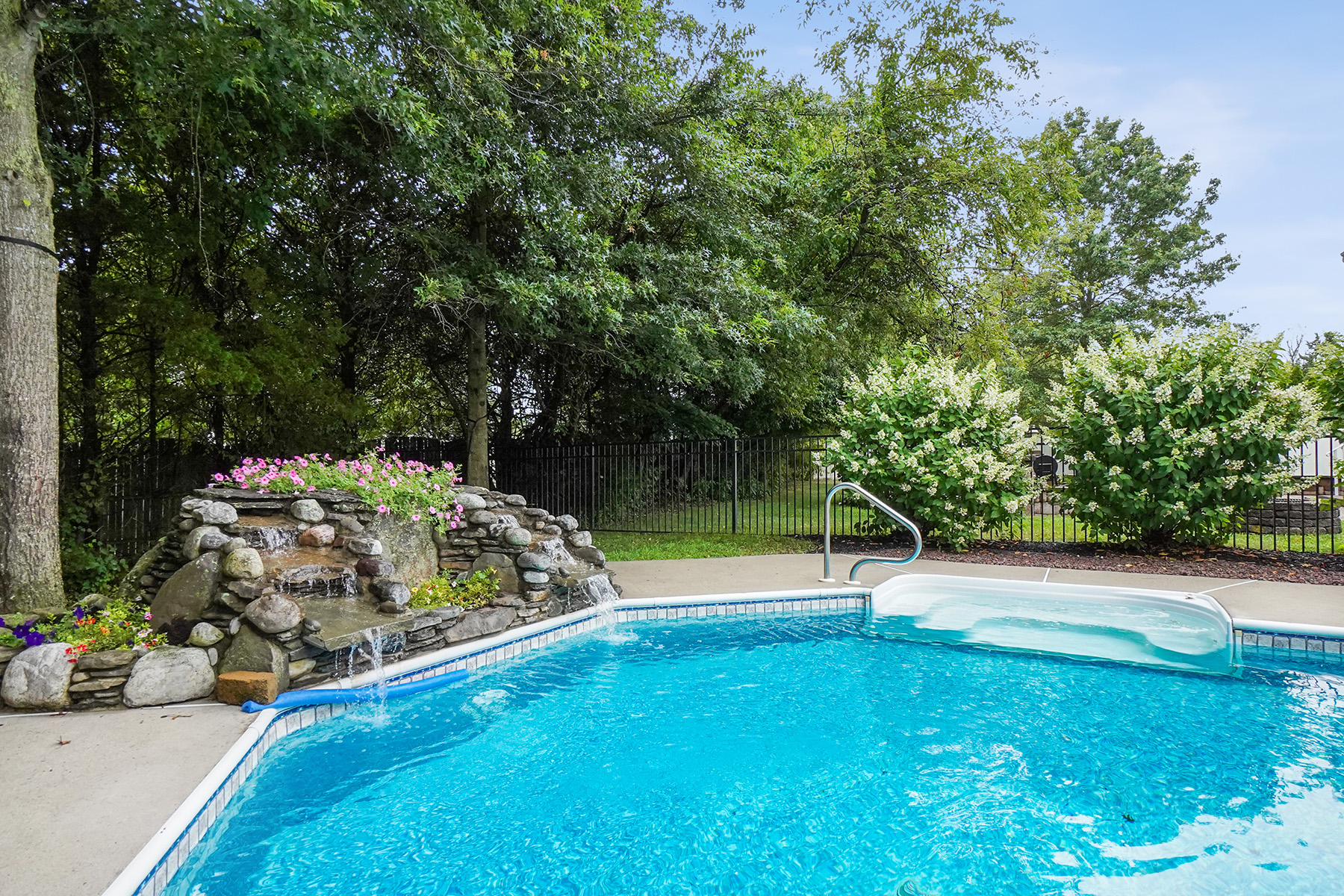 5 Cabin Brook Crescent