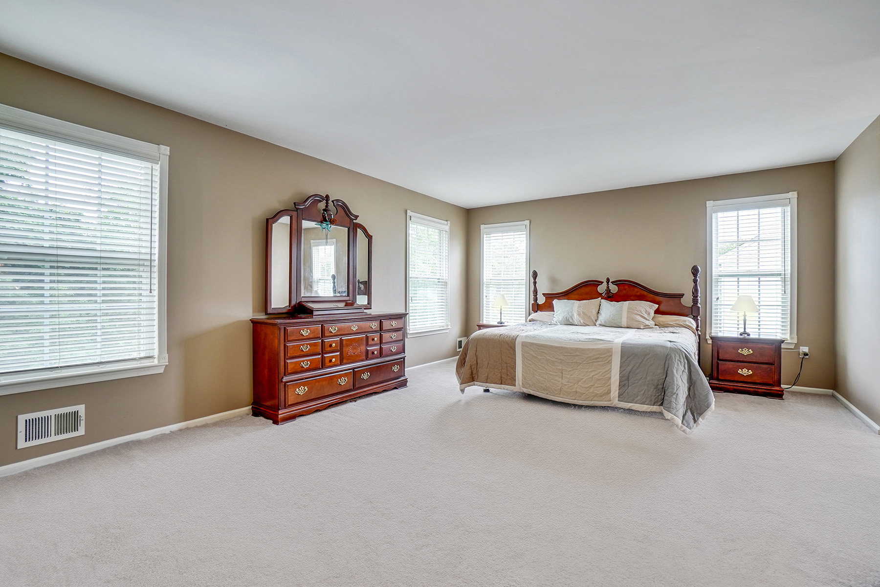 5 Cabin Brook Crescent