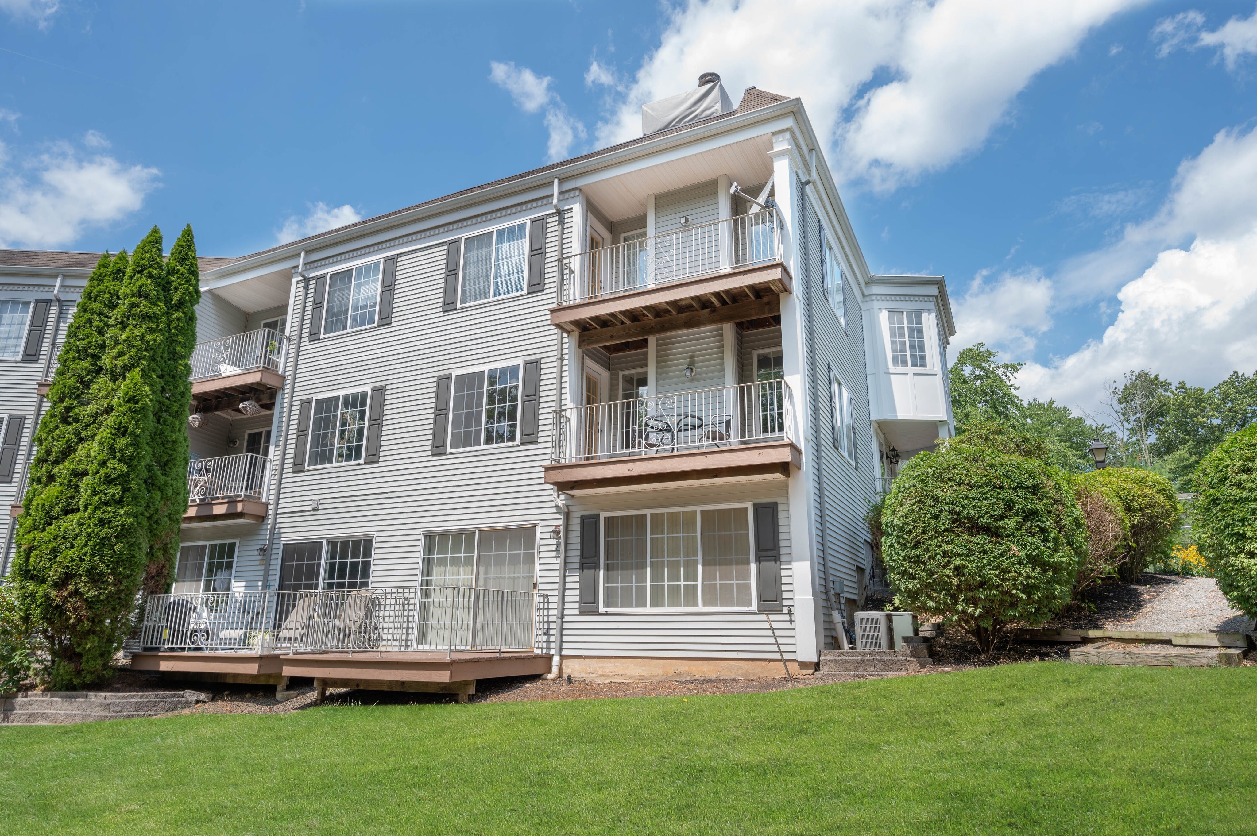 223 Riveredge Drive