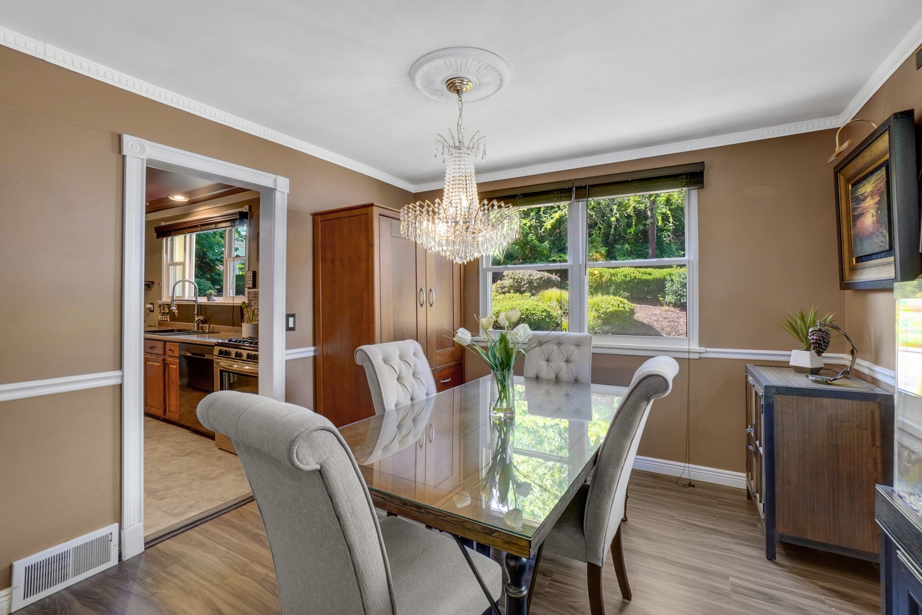 253 Runnymede Road