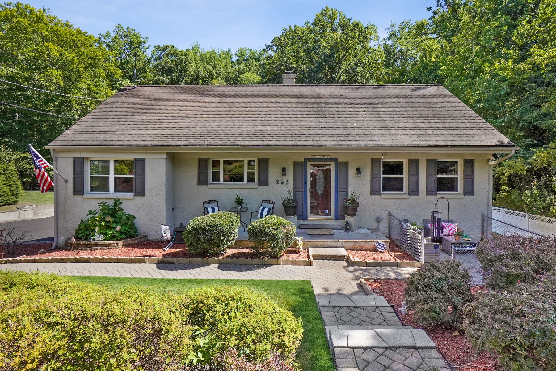 253 Runnymede Road