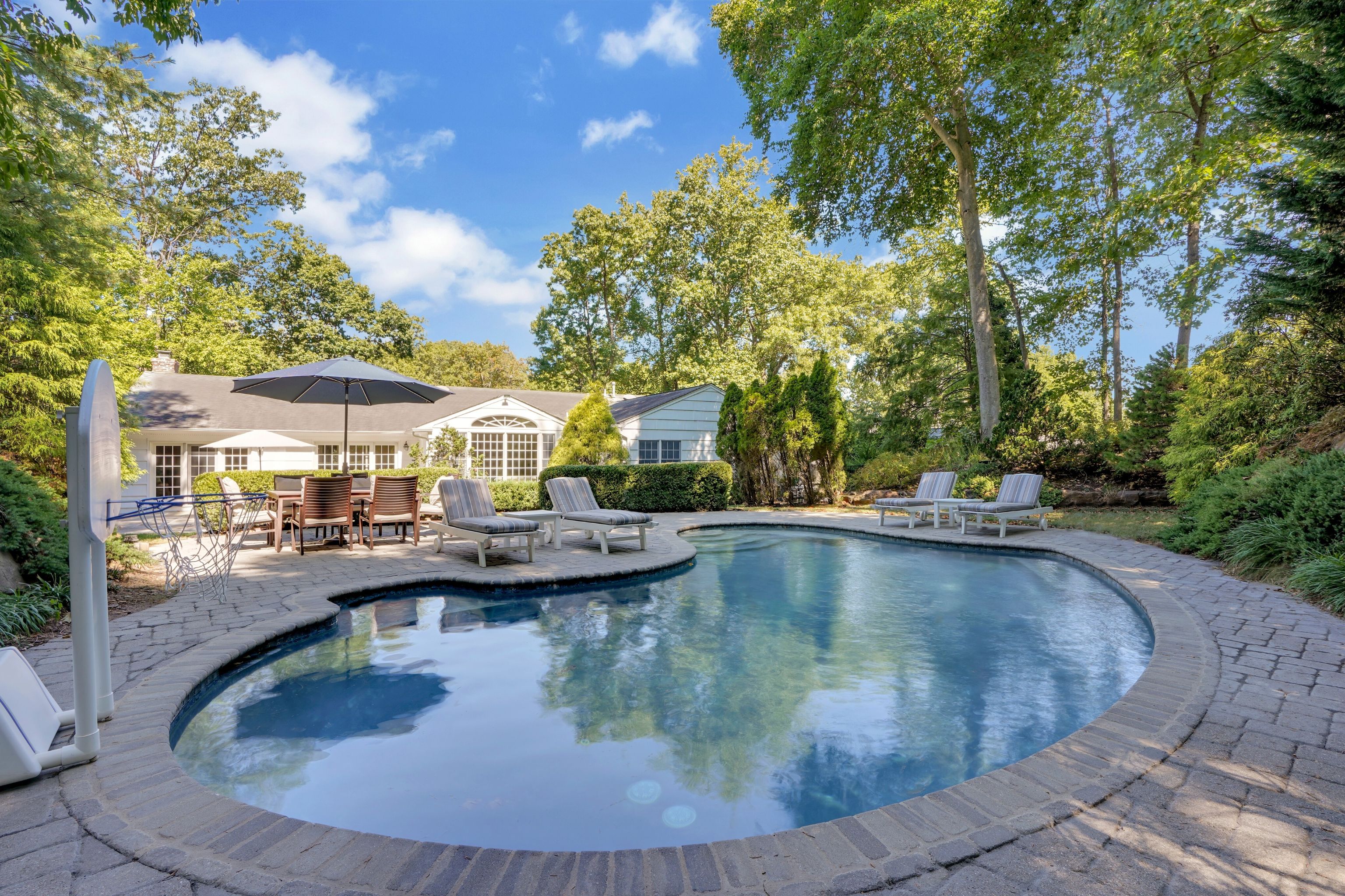 82 Mohawk Road