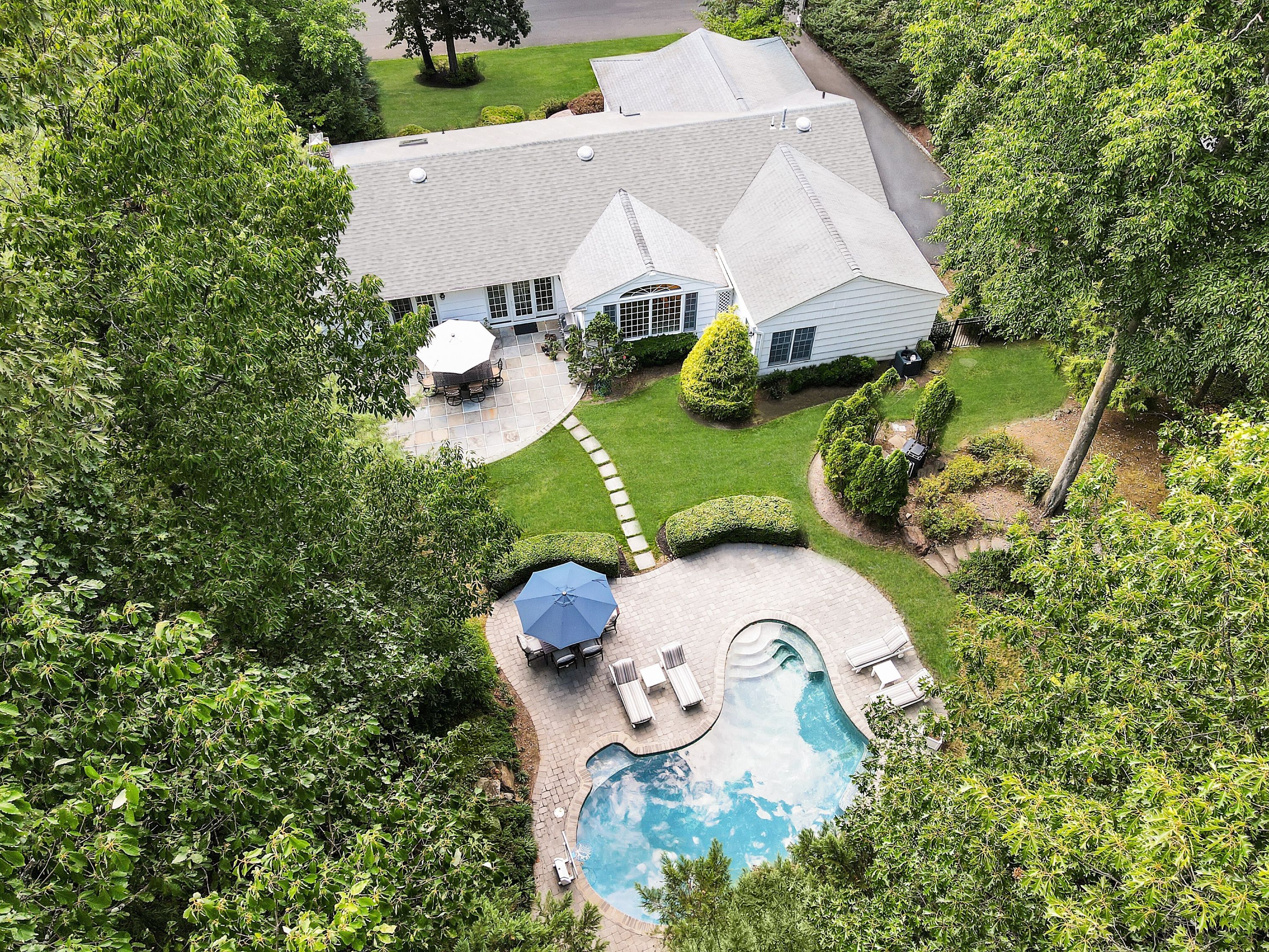 82 Mohawk Road