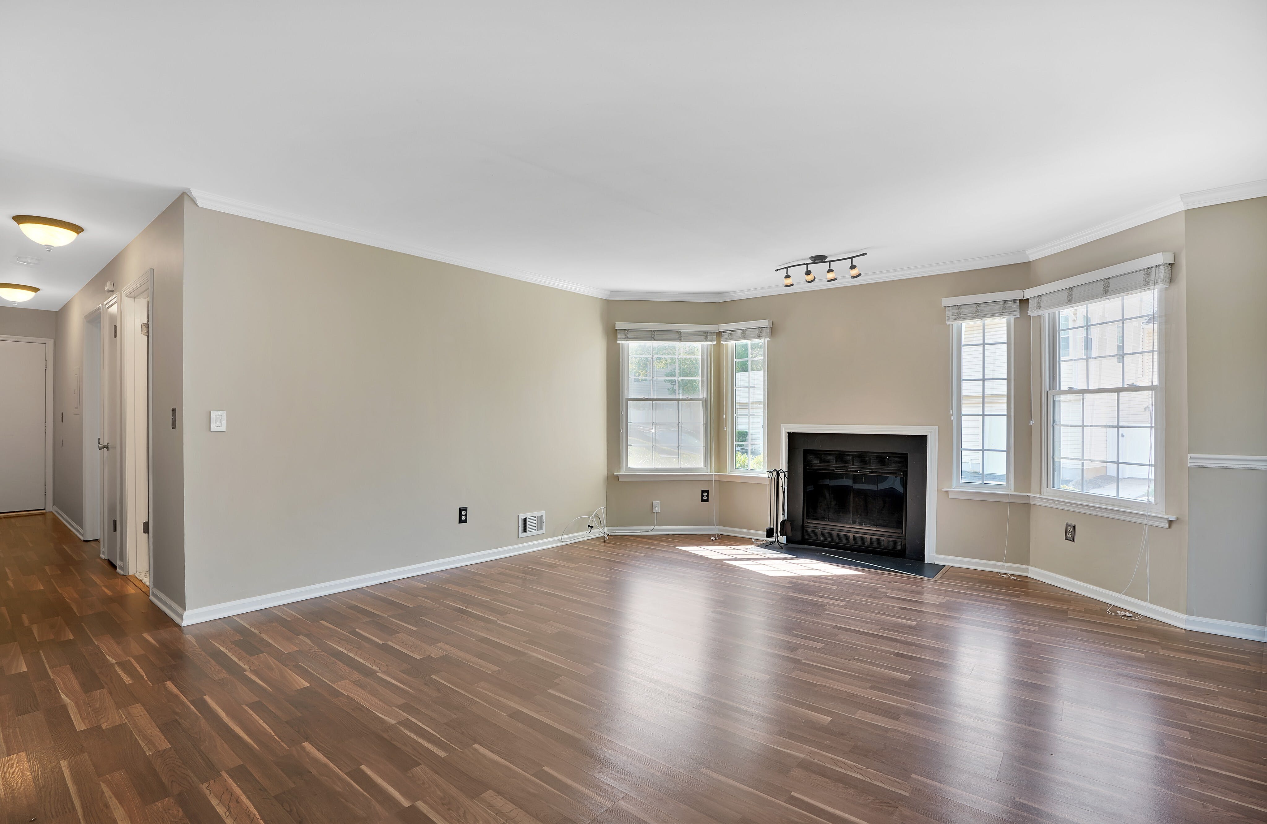 6 Dunbar Court