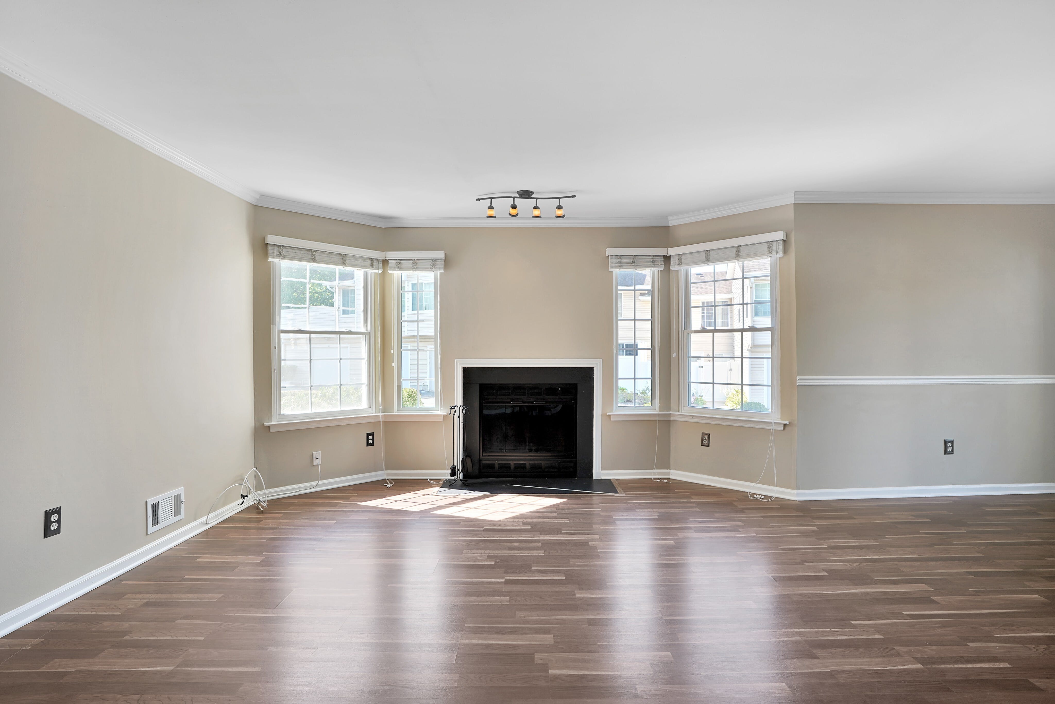 6 Dunbar Court